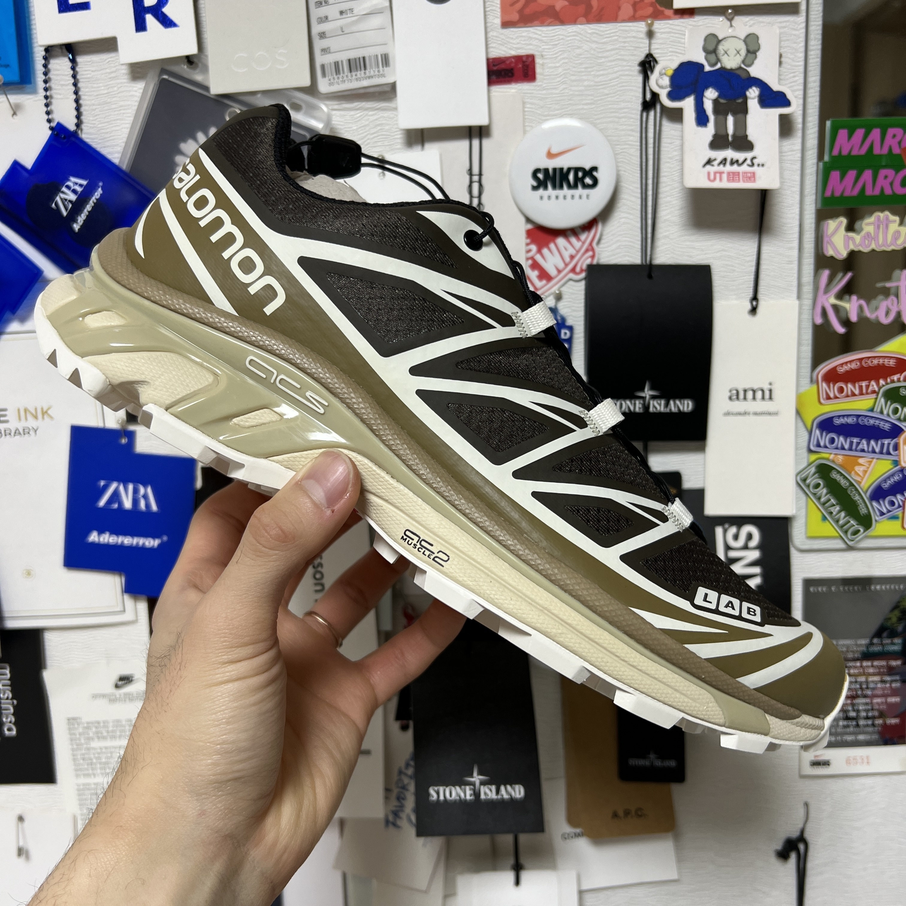 Salomon XT-6 Kangaroo Vanilla Ice 착용 스타일