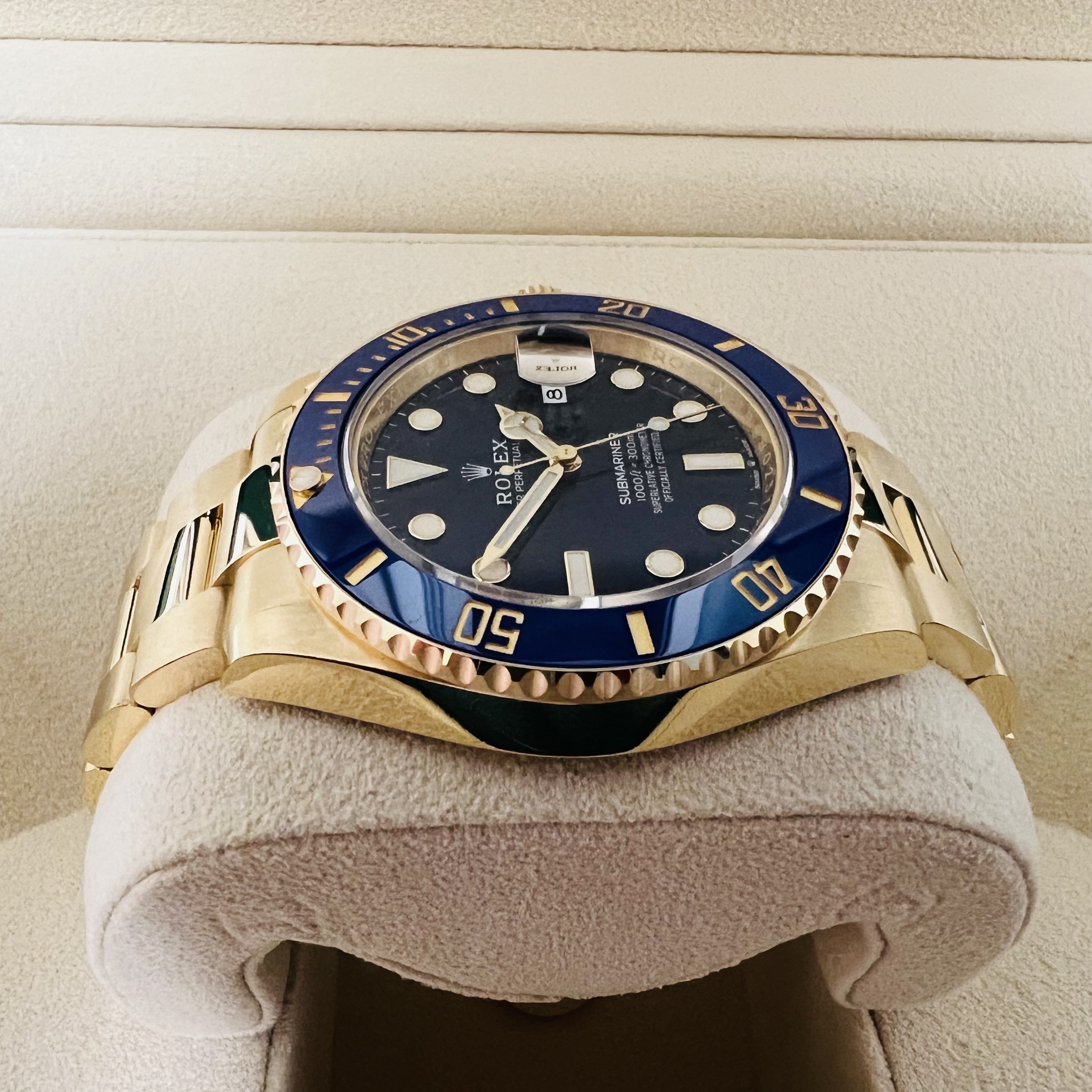 Rolex Submariner Date 41mm 126618LB Blue Green Oyster 착용 스타일