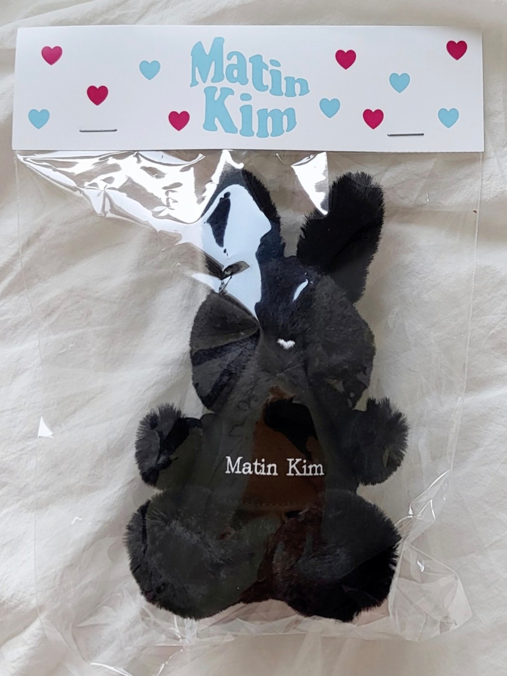 Matin Kim Black Bunny Toy Keyring Black 착용 스타일