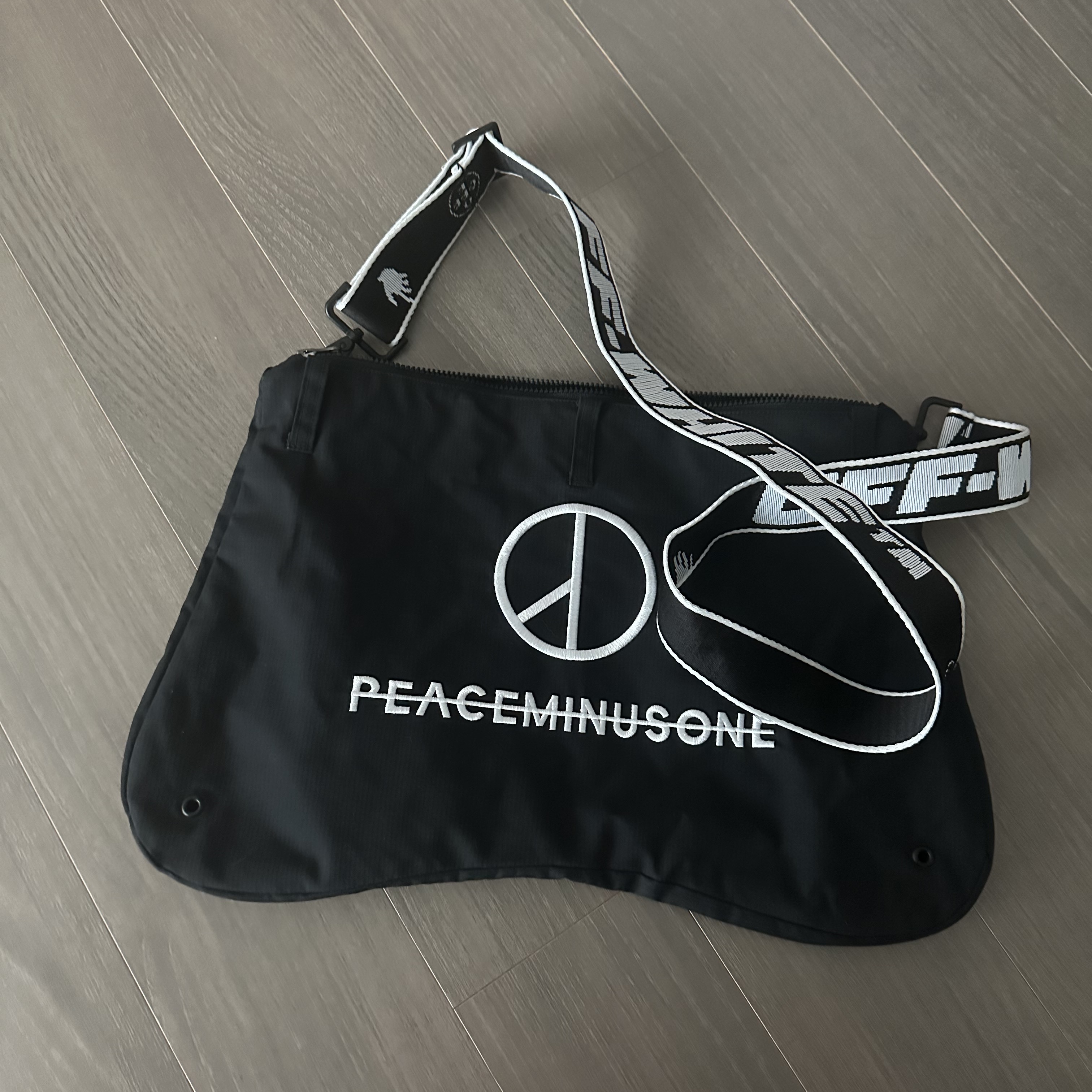 Nike x Peaceminusone Wide Pants Black (DR0096-010) 착용 스타일