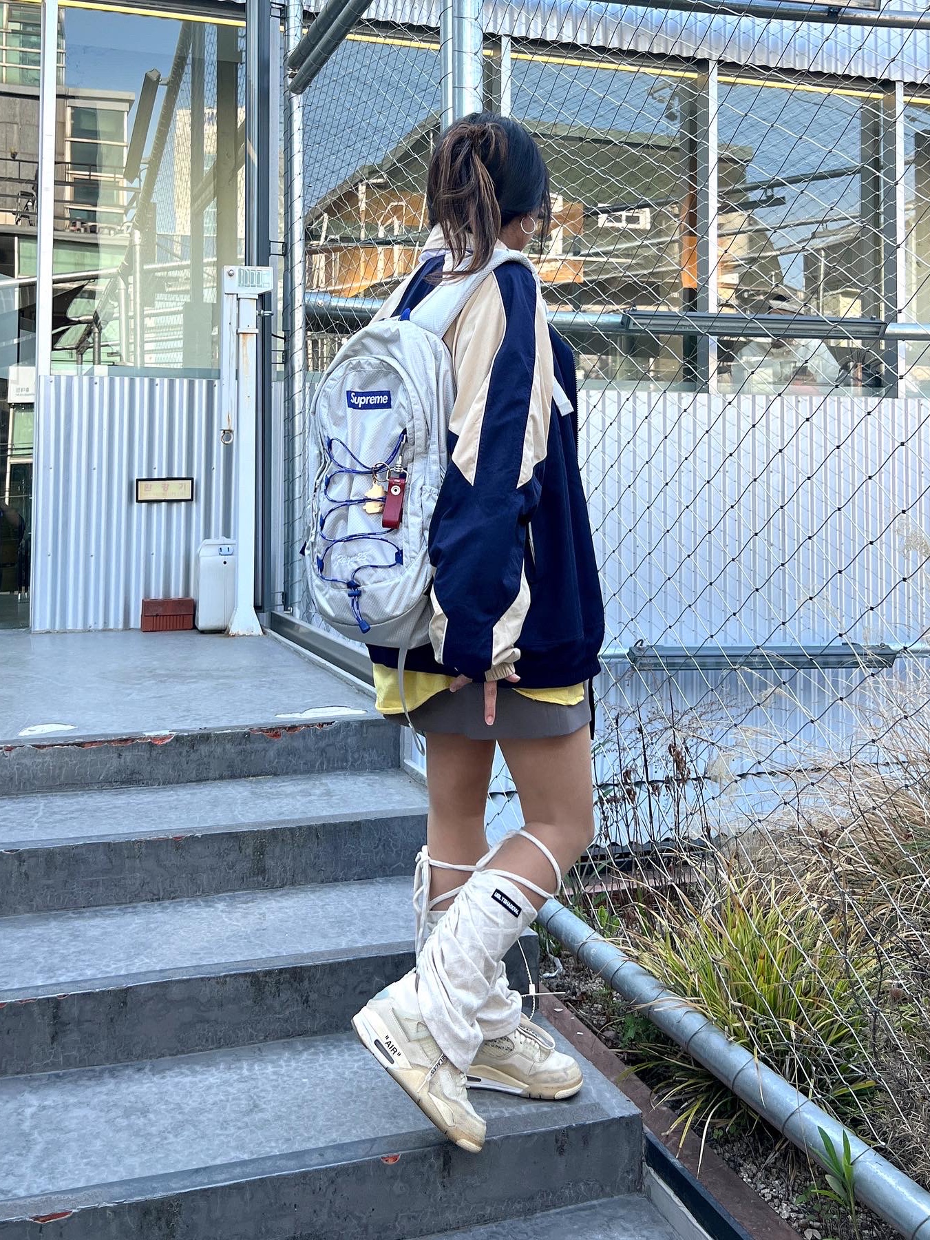 Supreme Backpack Silver - 22SS, (W) Jordan 4 x Off-White Retro SP Sail 착용 스타일 - 4