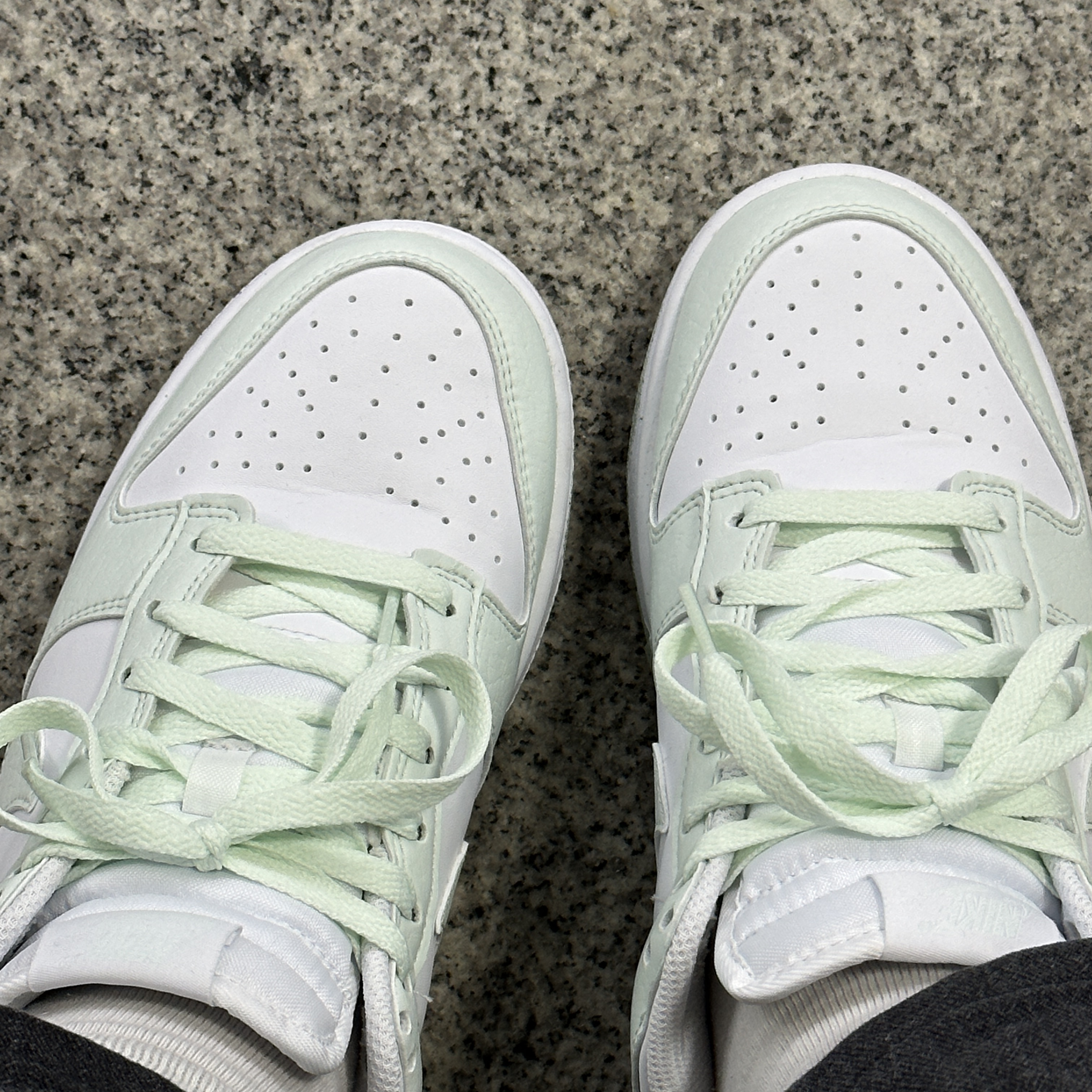 (W) Nike Dunk Low Next Nature Barely Green and White 착용 스타일