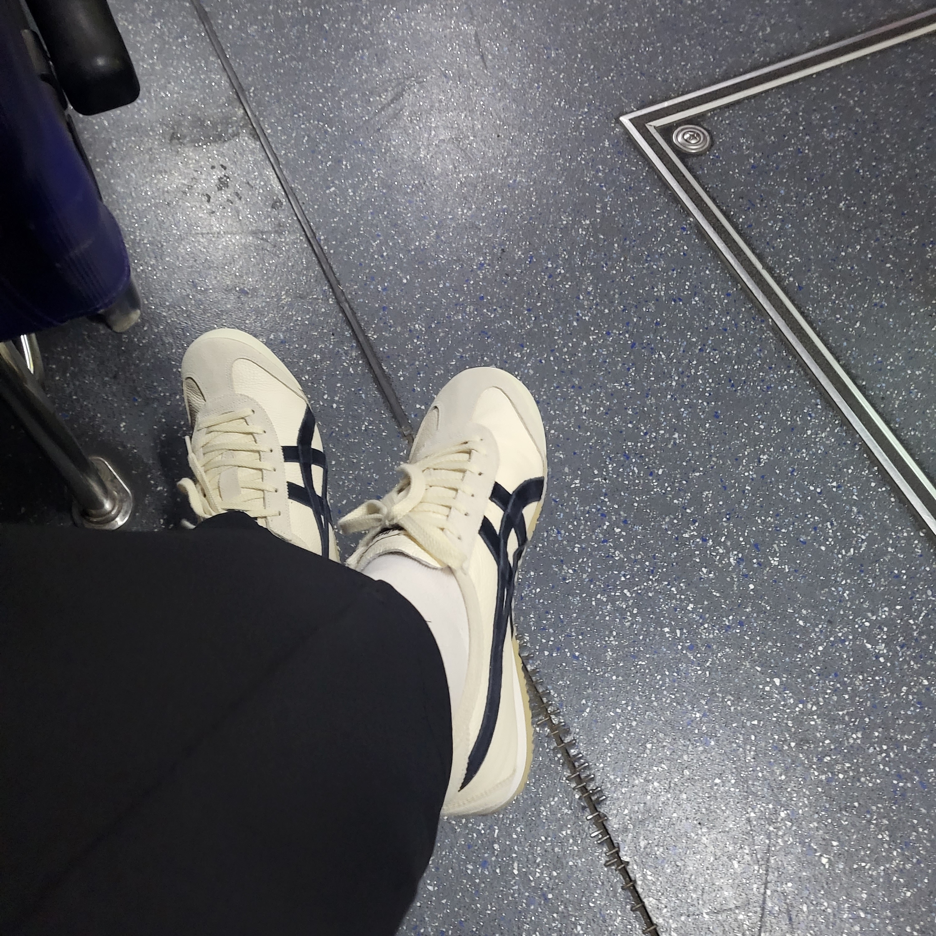 Onitsuka Tiger Mexico 66 Vintage White Black 착용 스타일