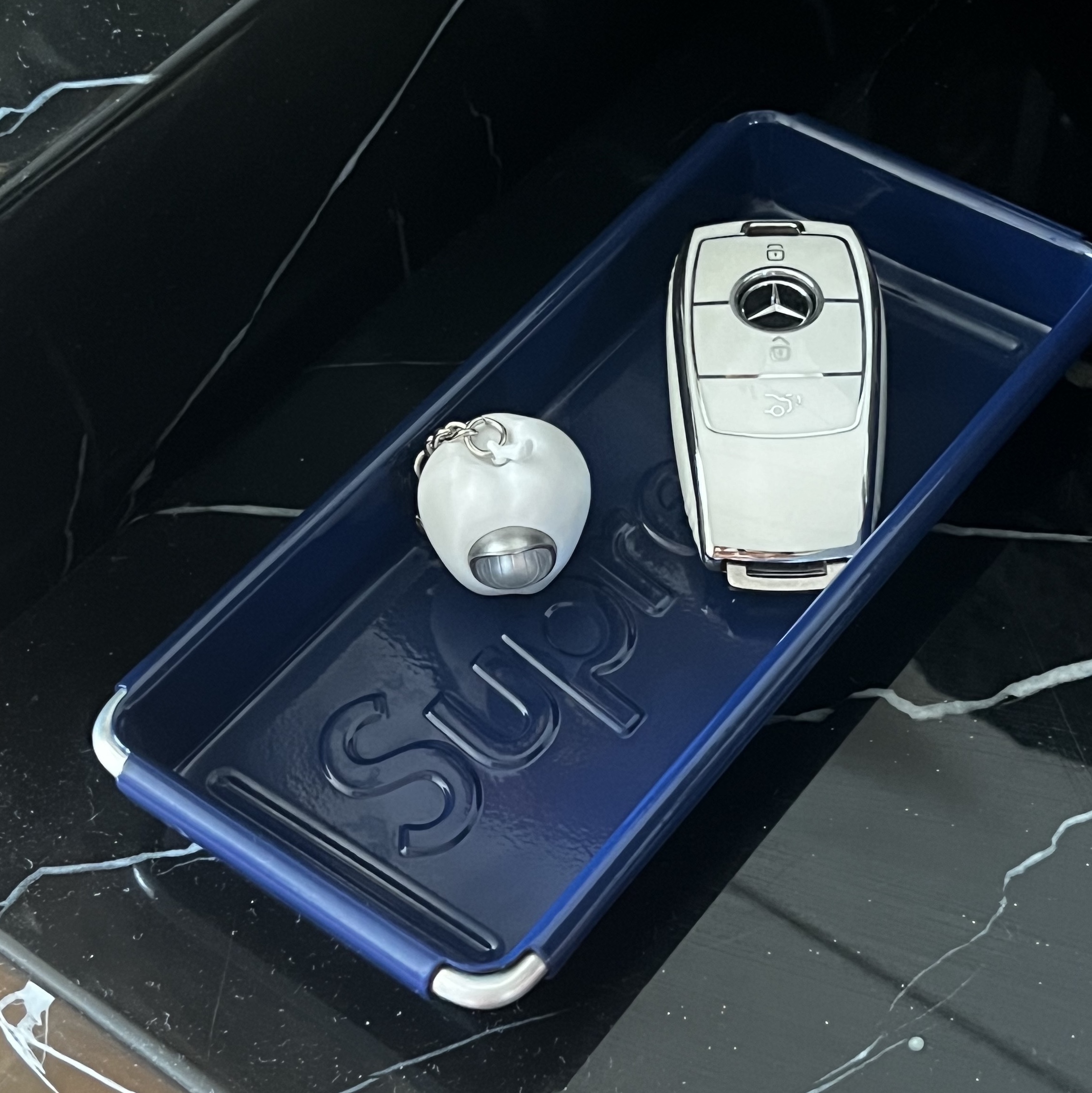 Supreme x Dulton Tray Blue - 23SS 착용 스타일