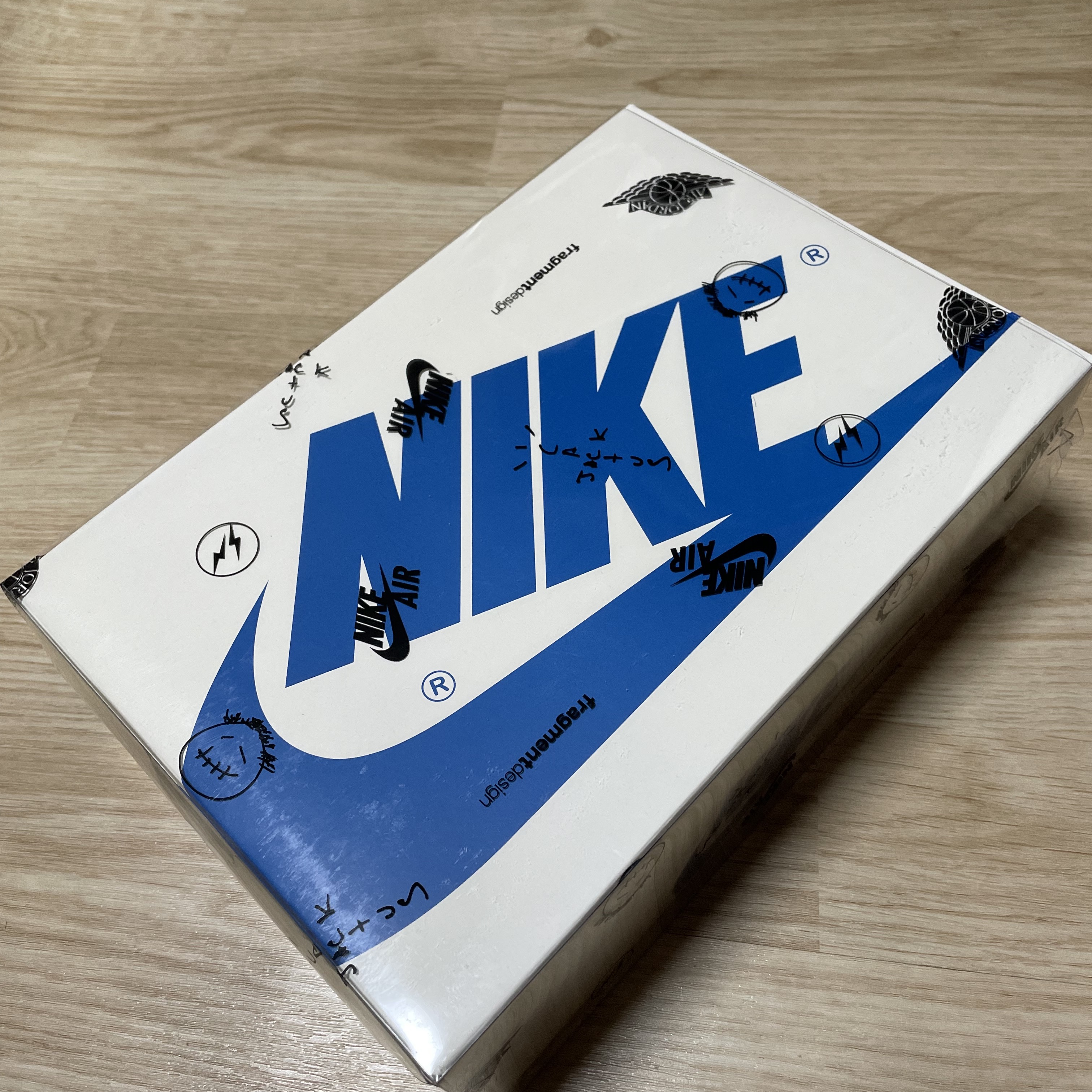 Jordan 1 x Travis Scott x Fragment Retro Low OG SP Military Blue 착용 스타일 - 1