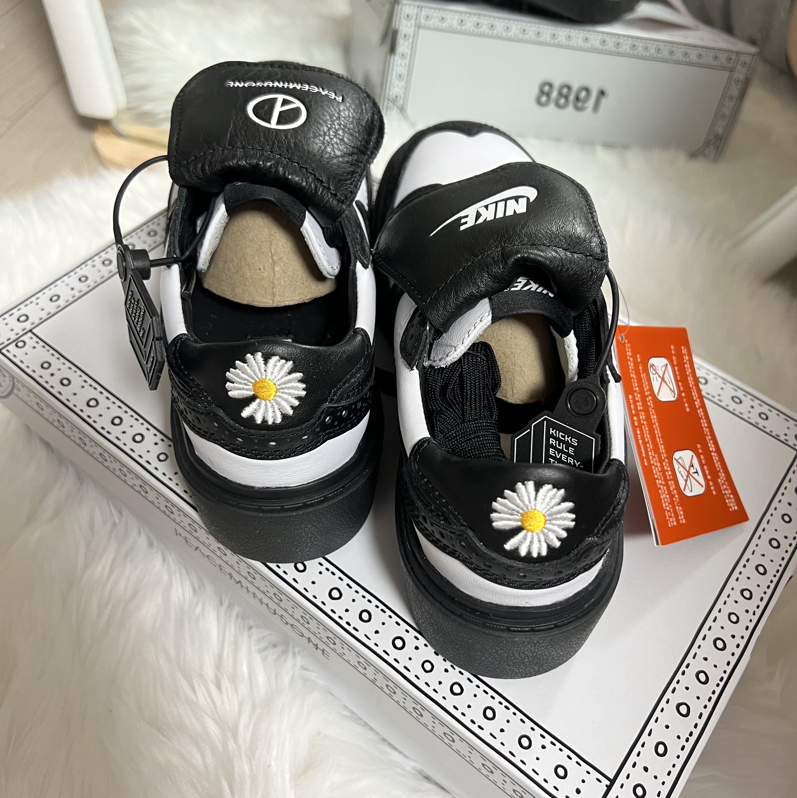 Nike x Peaceminusone Kwondo1 Black and White 착용 스타일 - 4
