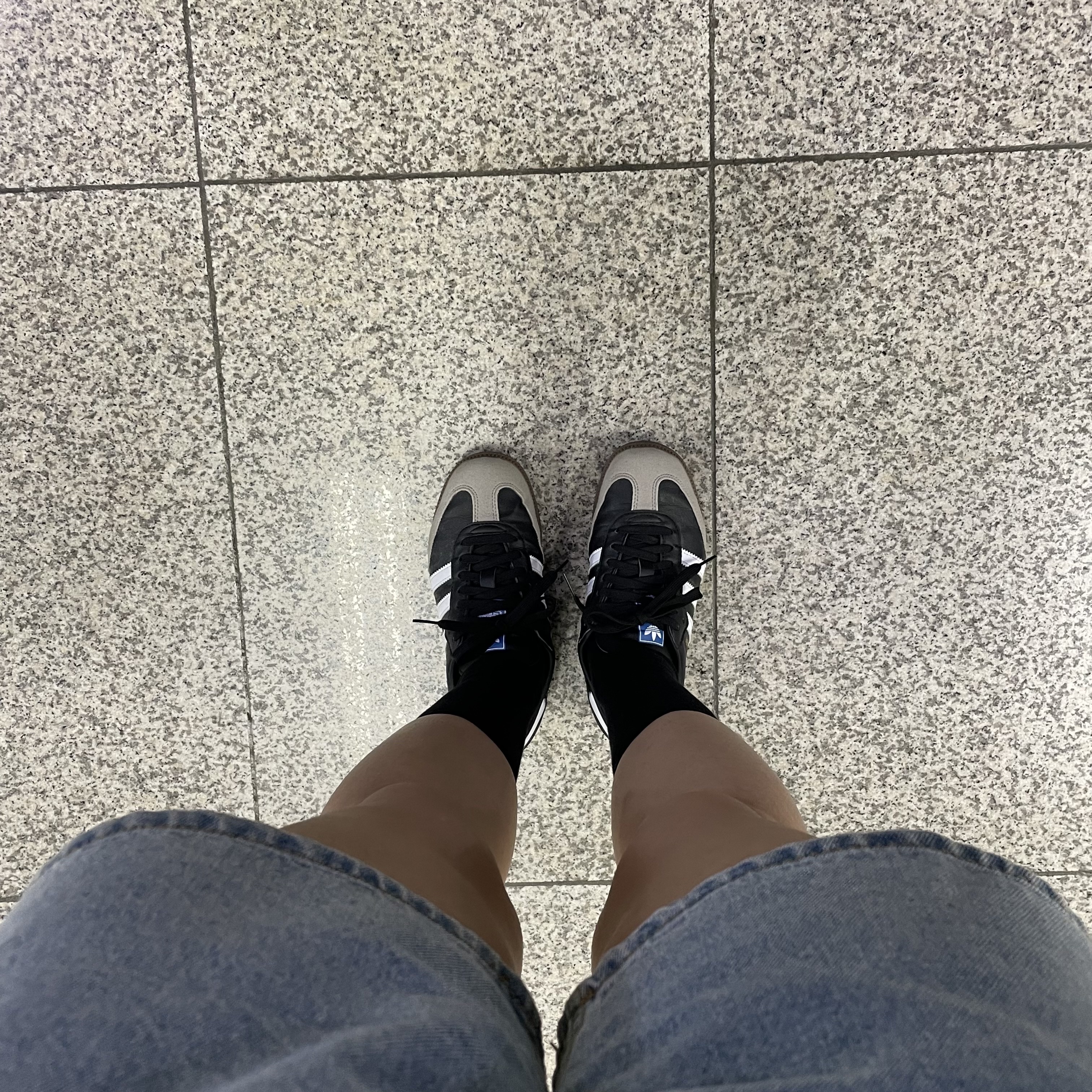 Adidas Samba Vegan Black White 착용 스타일