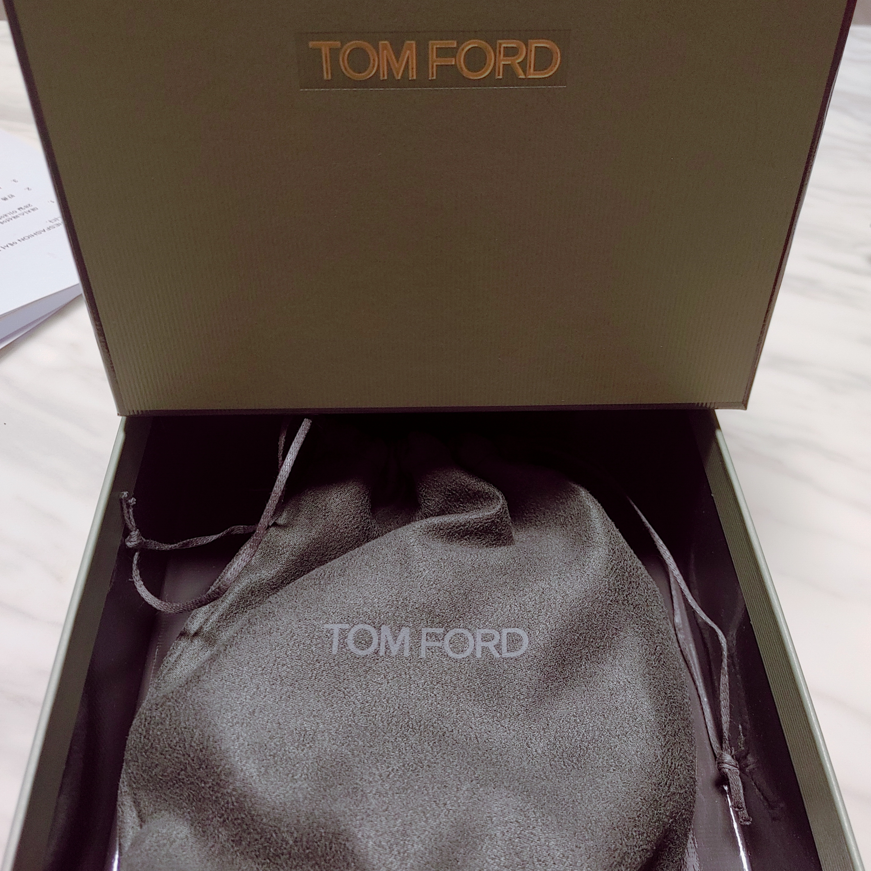 Tom Ford Soft Grain Leather T Icon Belt Brown Black 착용 스타일 - 1