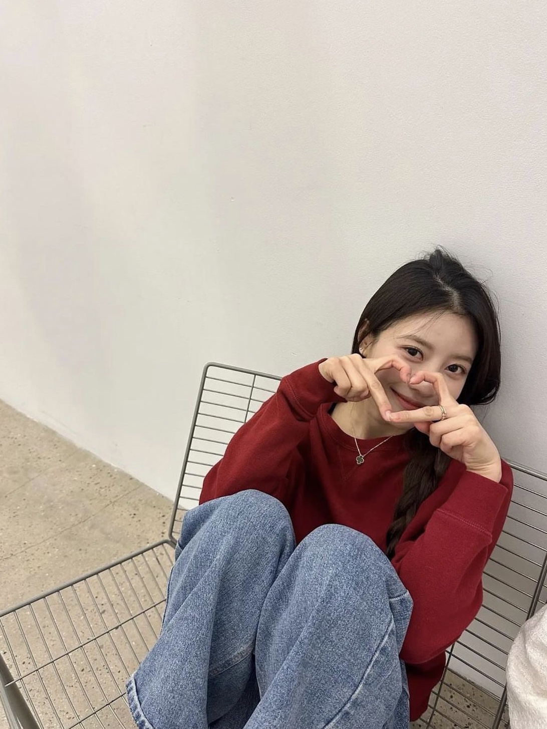 (W) 반 클리프 & 아펠 빈티지 알함브라 펜던트 옐로우 골드 오닉스 착용 스타일 - 2