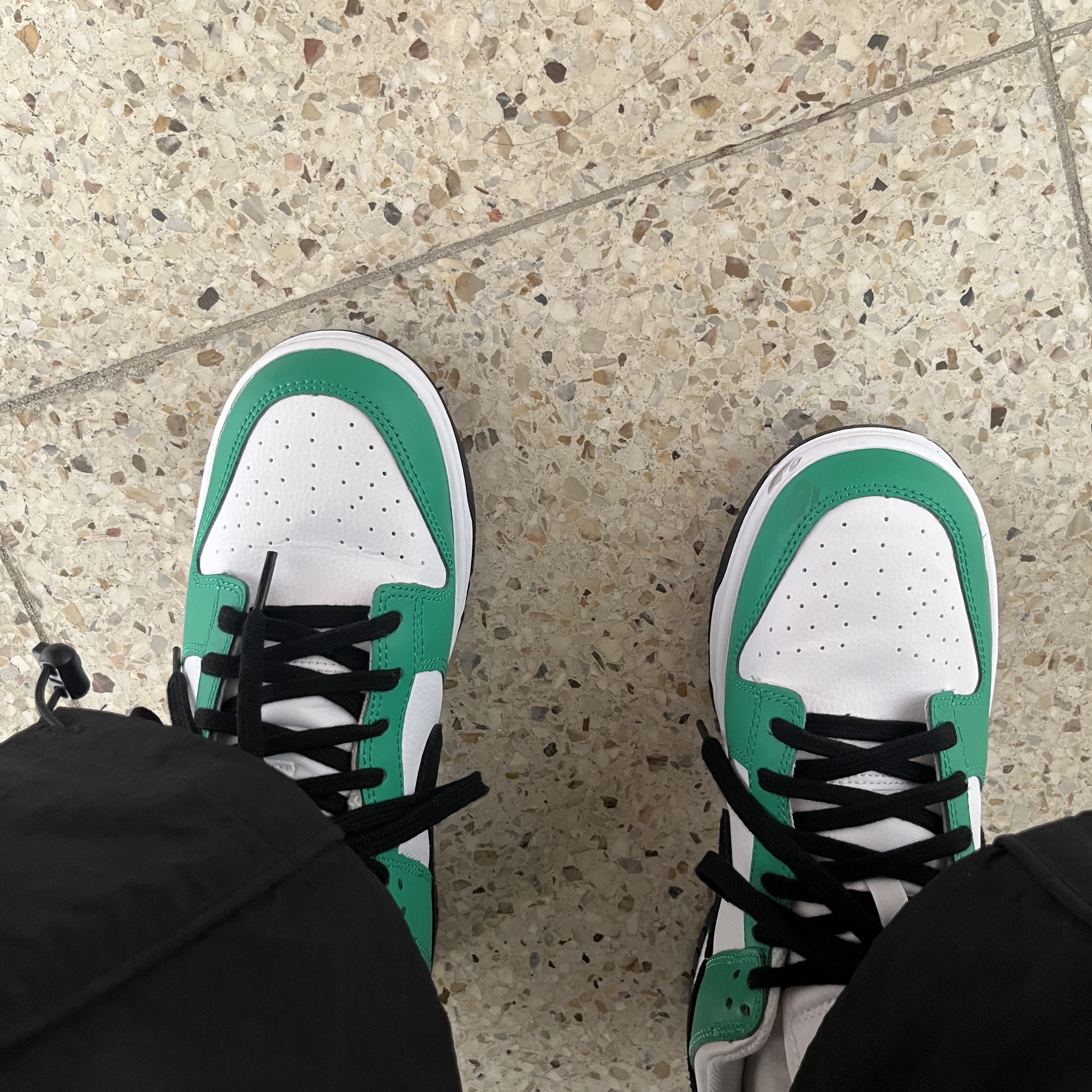 Nike Dunk Low White Green 착용 스타일 - 2