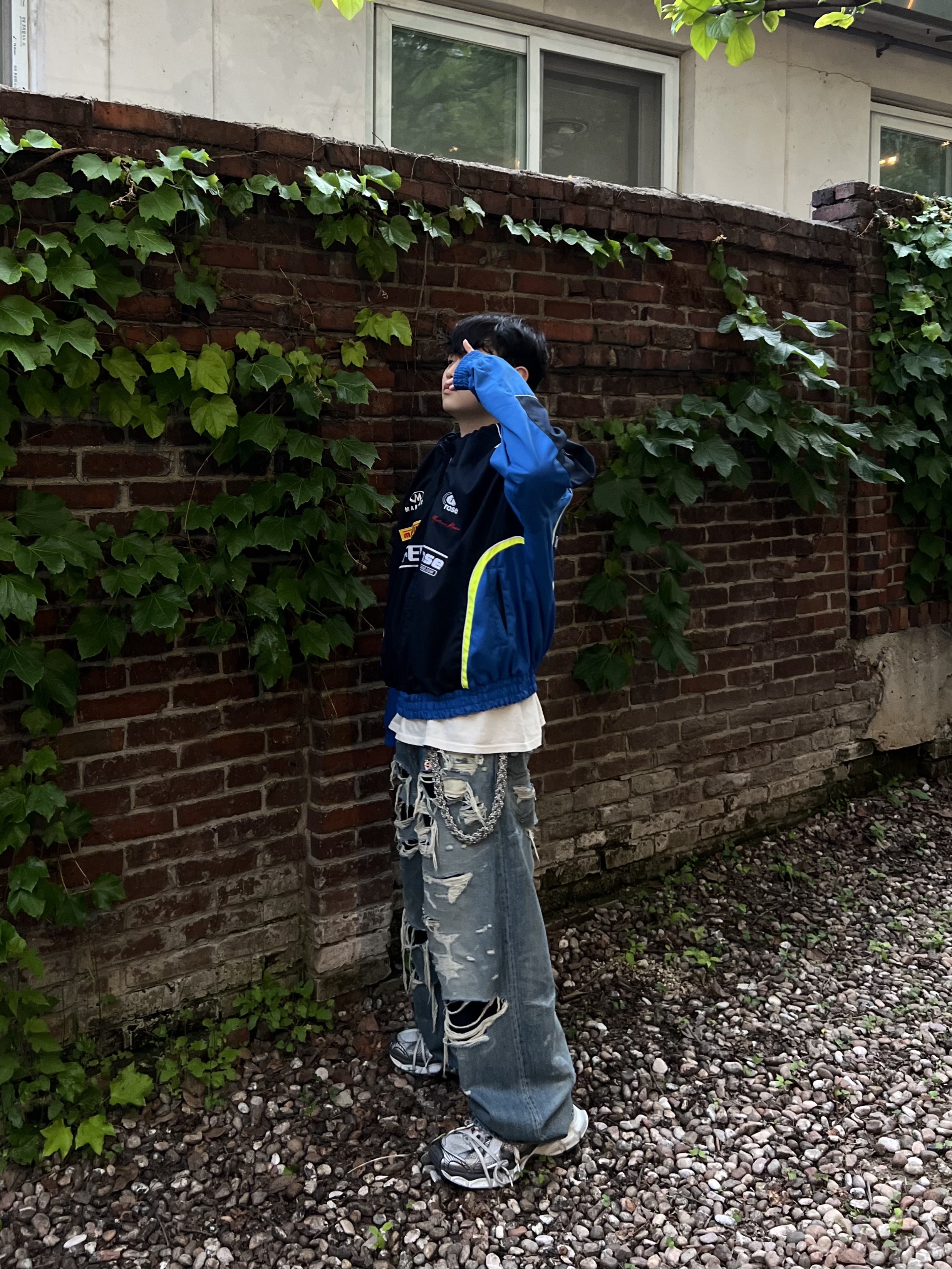 Stussy x Martine Rose Stand Firm Pigment Dyed T-Shirt Natural, Balenciaga 3XL Sneakers Grey White Red 착용 스타일 - 2