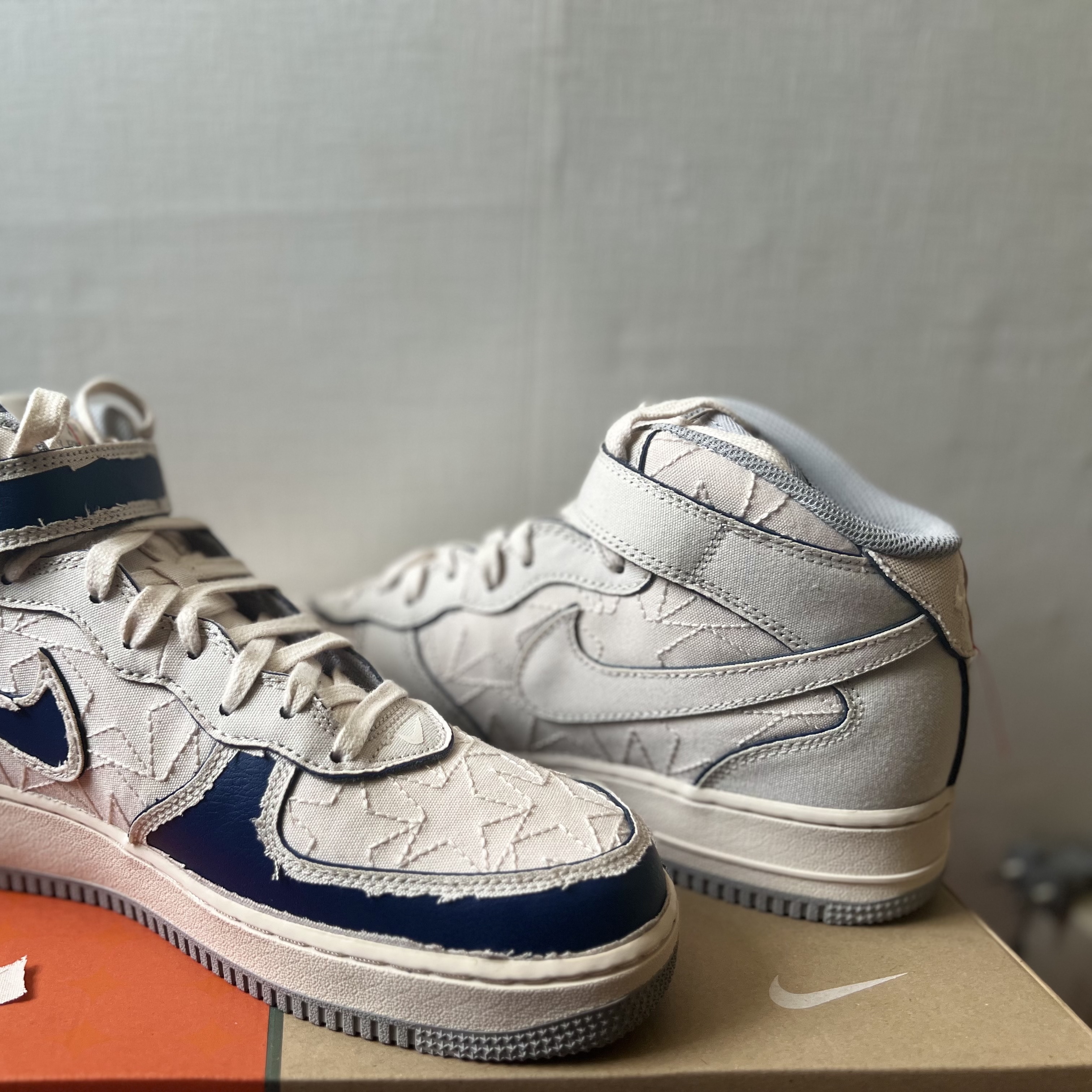 Nike Air Force 1 Mid '07 Pearl White 착용 스타일 - 2