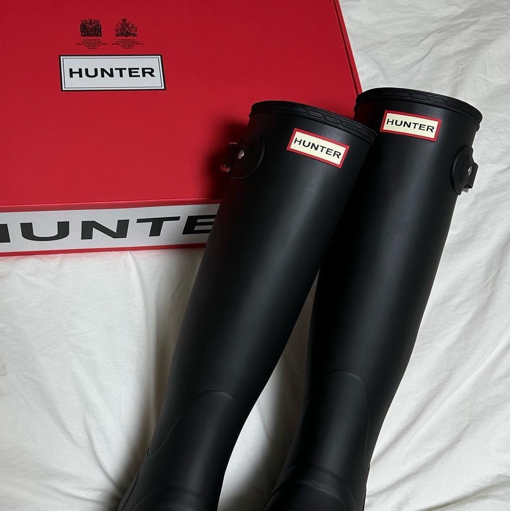 (W) Hunter Original Tall Rain Boots Black 착용 스타일