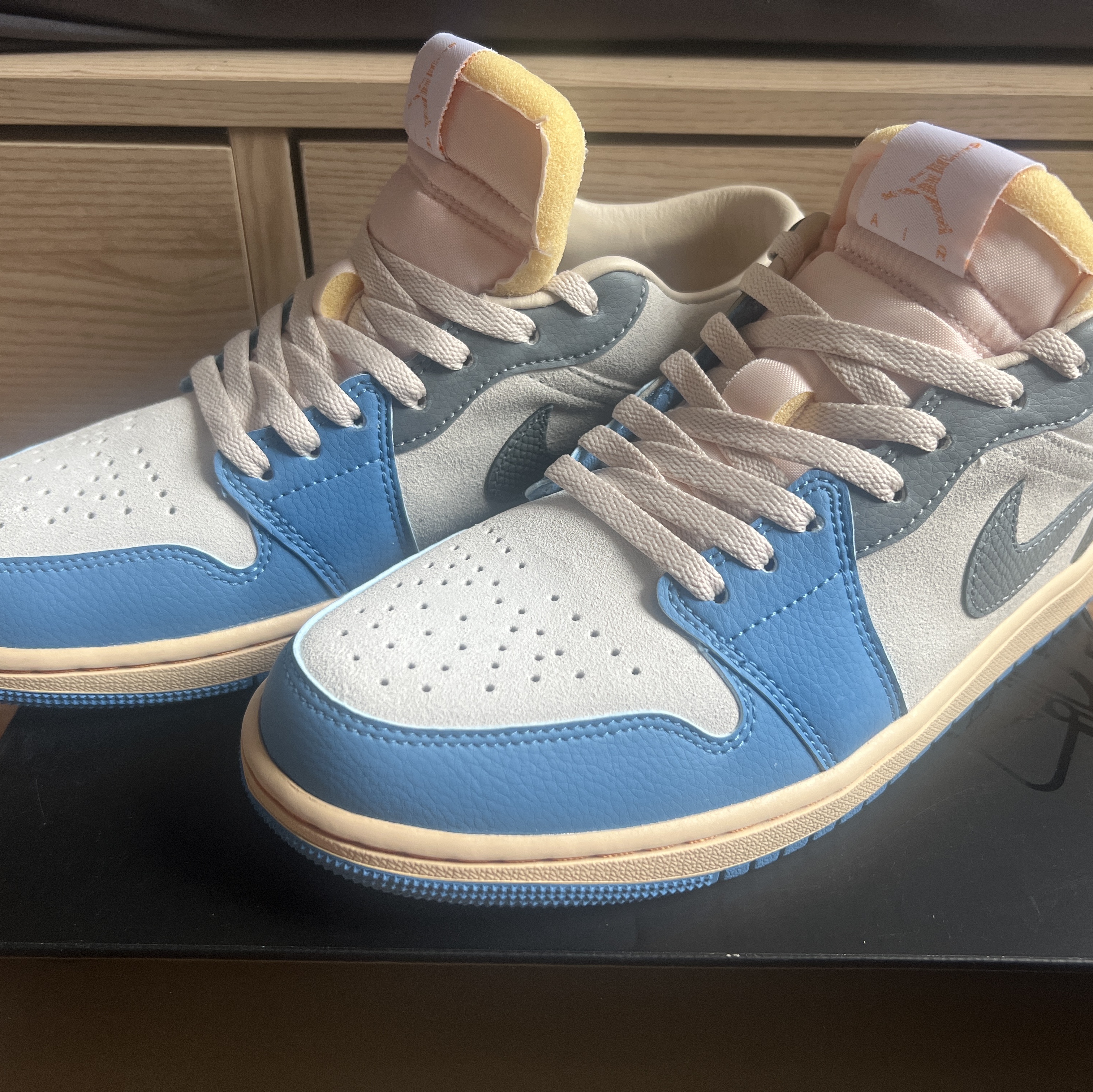 Jordan 1 Low SE Tokyo 96 착용 스타일