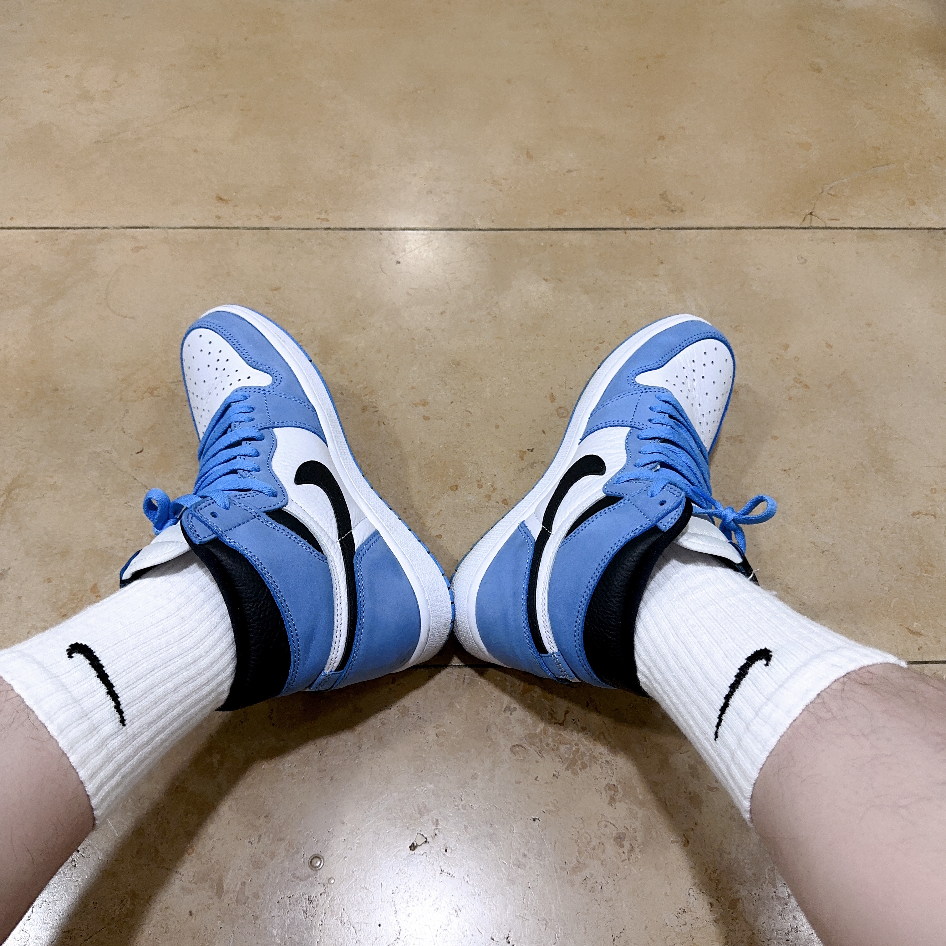 Jordan 1 Retro High OG University Blue 착용 스타일