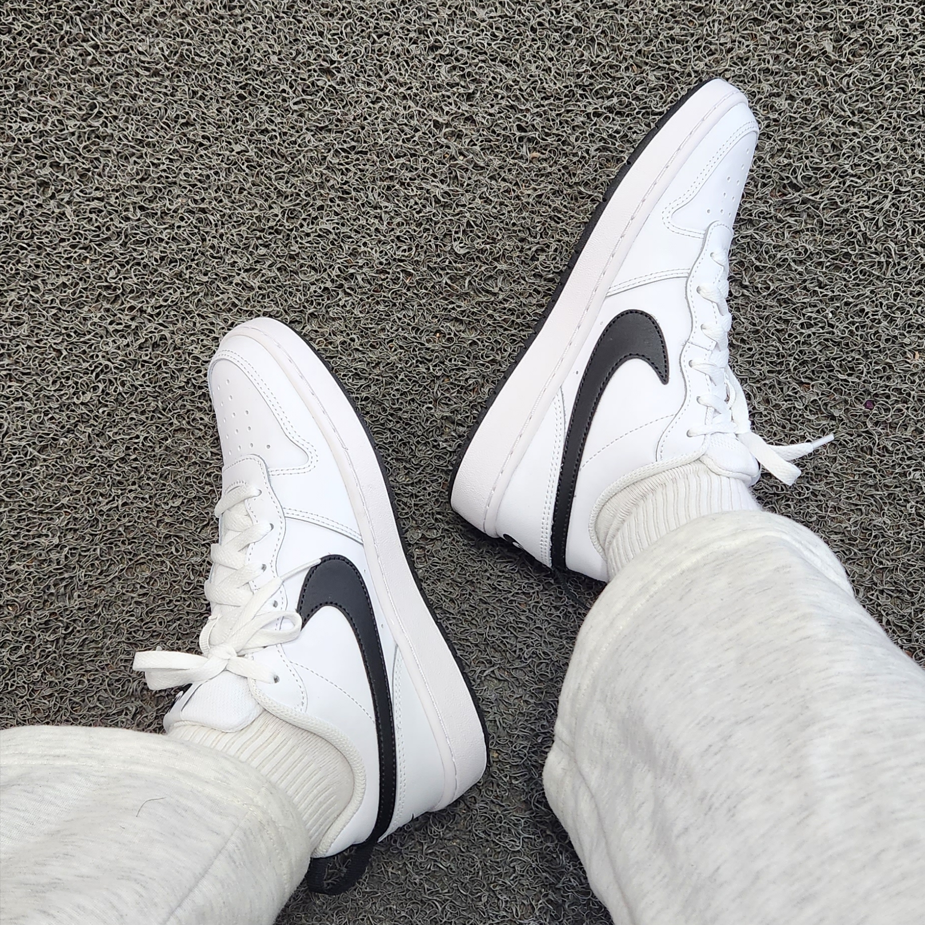 (GS) Nike Court Borough Low 2 White Black 착용 스타일