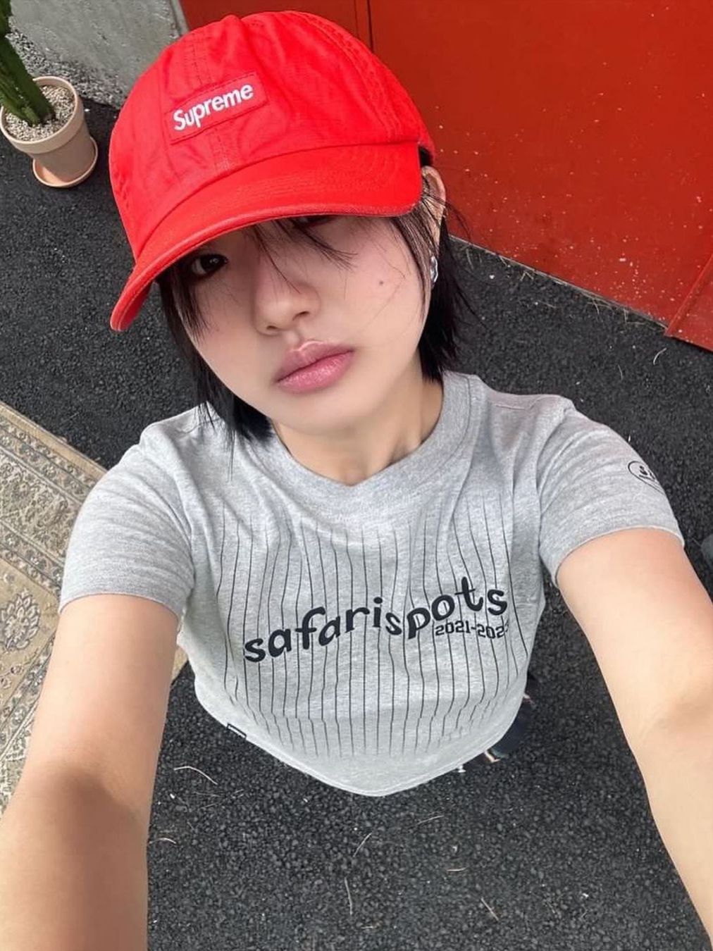 Safarispot Women 1/2 Safarispots Magazine Tee Gray 착용 스타일 - 1