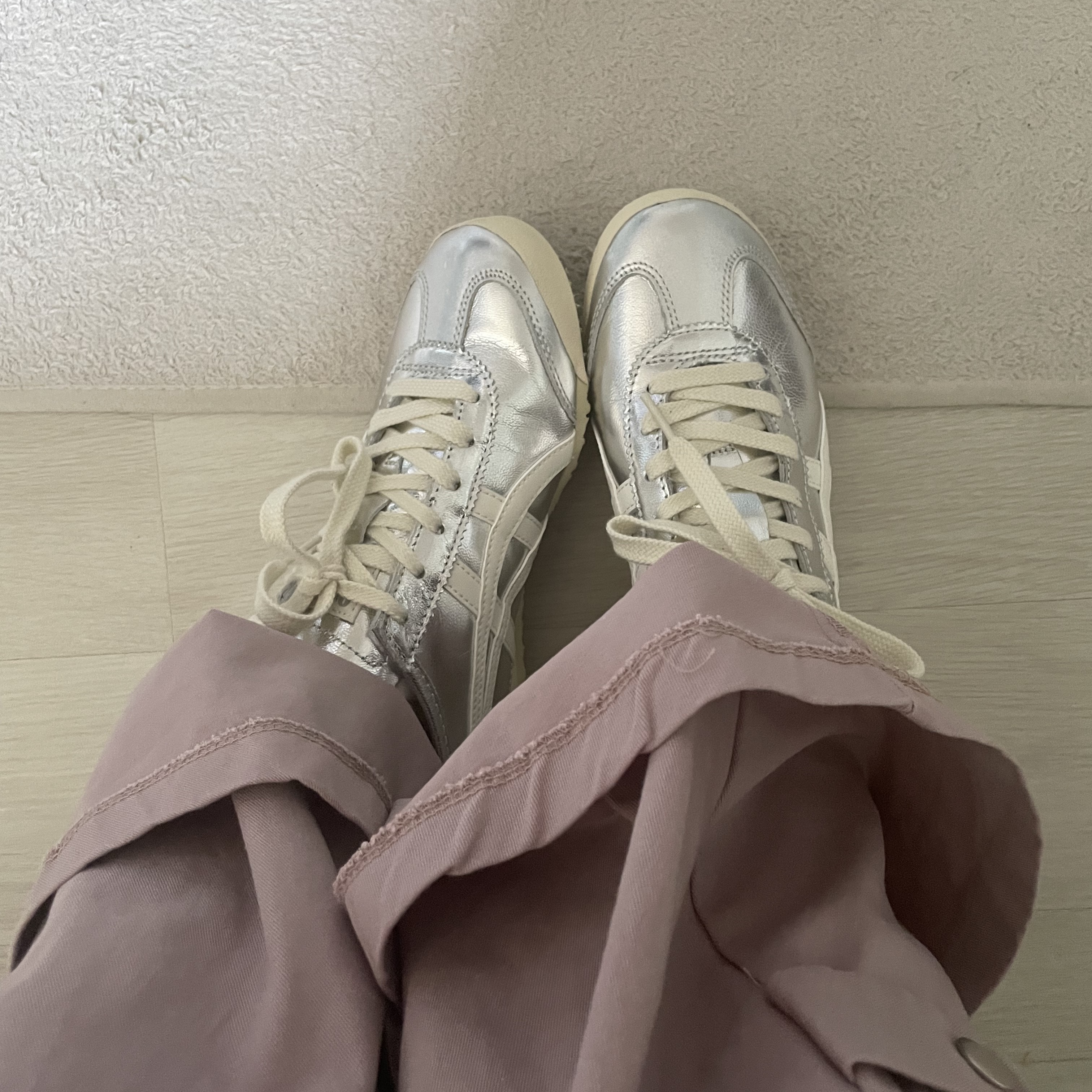 Onitsuka Tiger Mexico 66 White Silver 착용 스타일