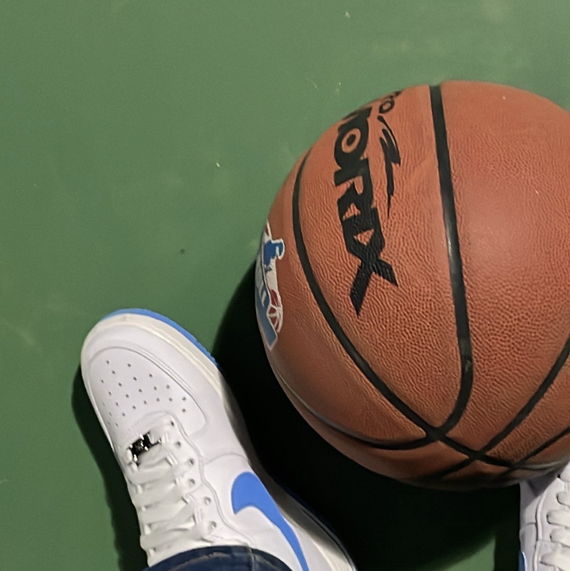(W) Nike Air Force 1 High OG QS University Blue 착용 스타일