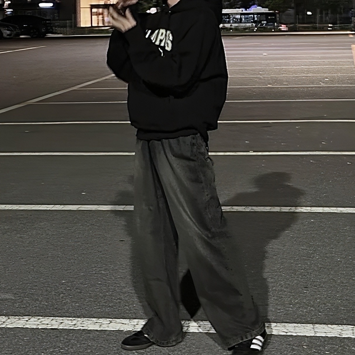 Adidas Samba OG Black White Gum, Ami Paris France Hood Sweatshirt Black 착용 스타일