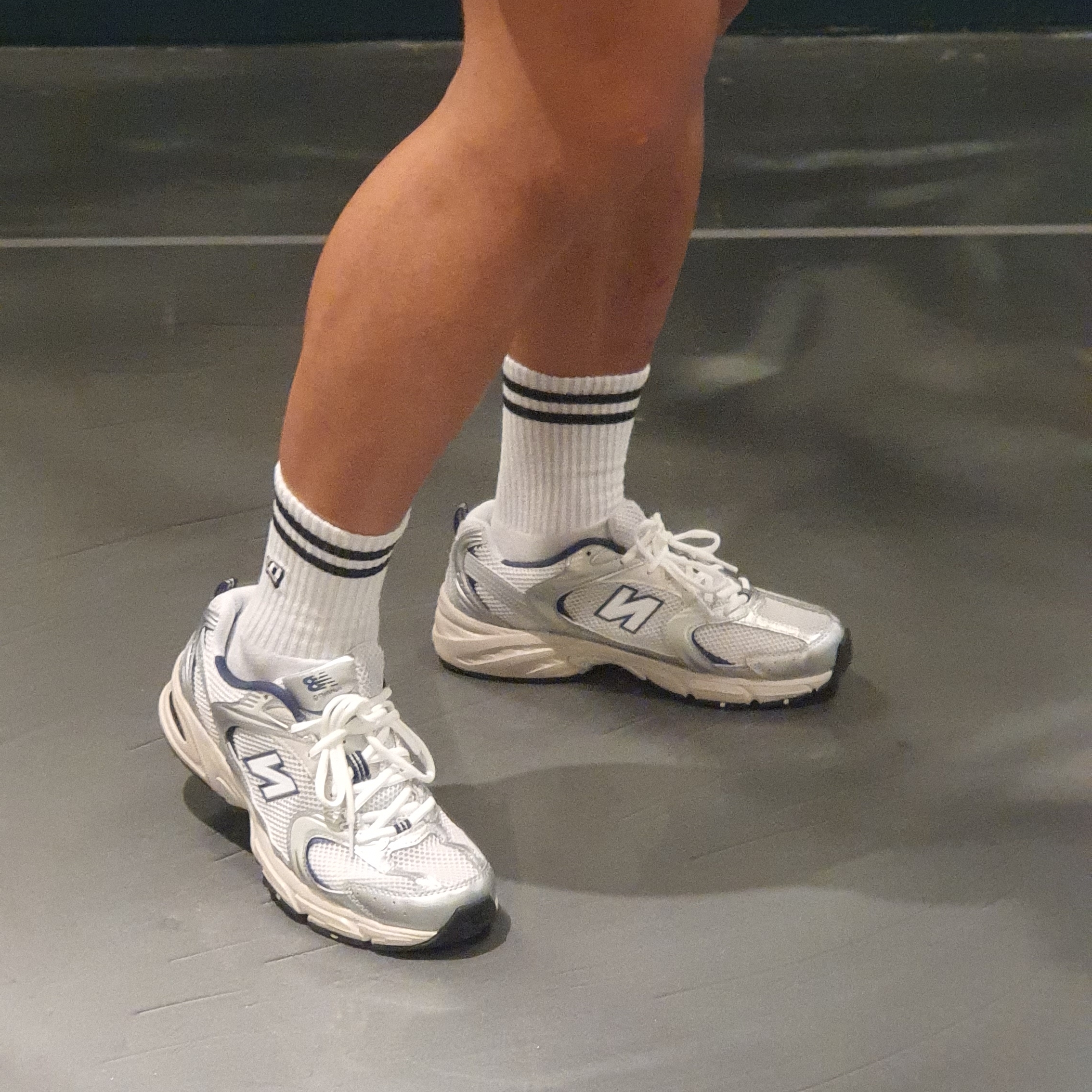 뉴발란스 530 스틸 그레이 착용 스타일 - 2