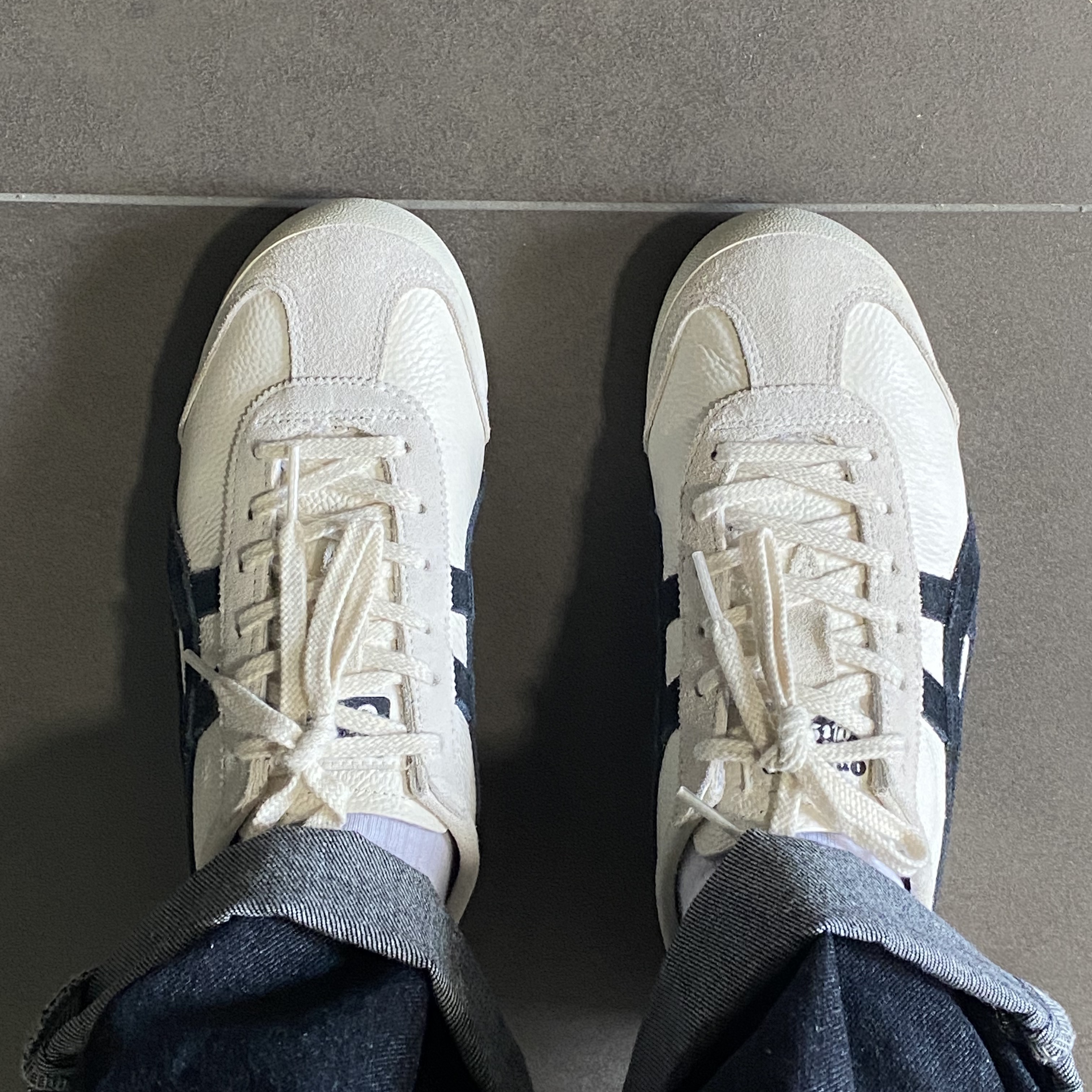 Onitsuka Tiger Mexico 66 Vintage White Black 착용 스타일