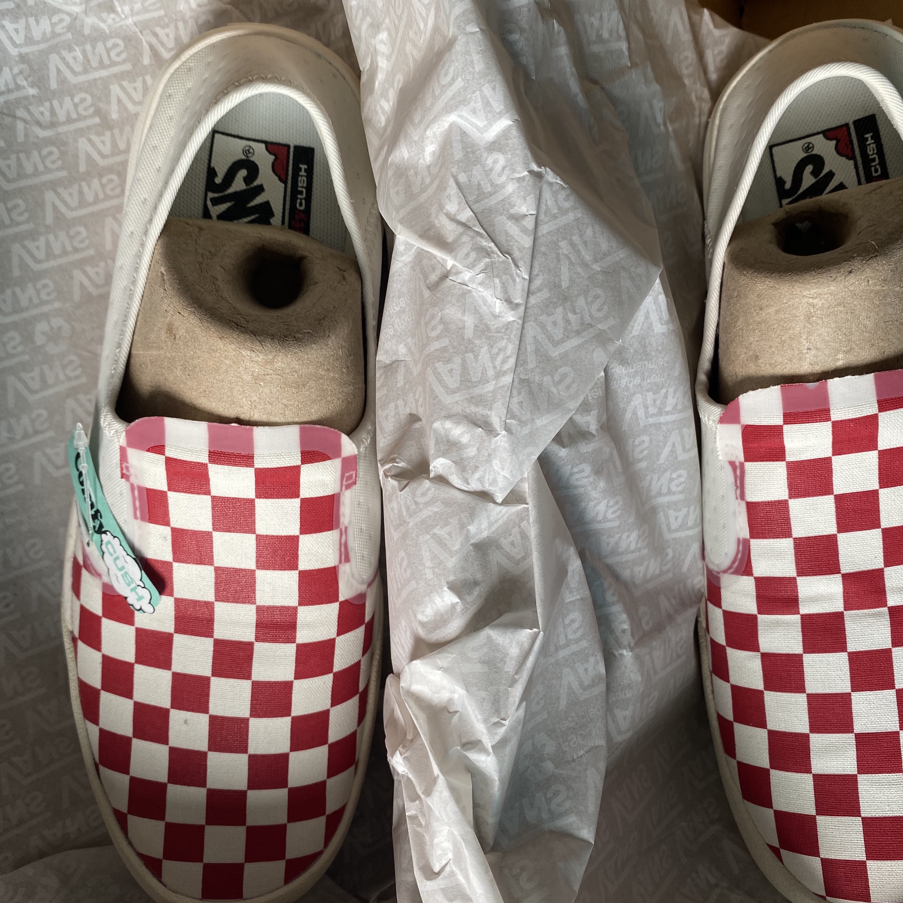 Vans ComfyCush One Checkerboard Racing Red Marshmallow 착용 스타일 - 3