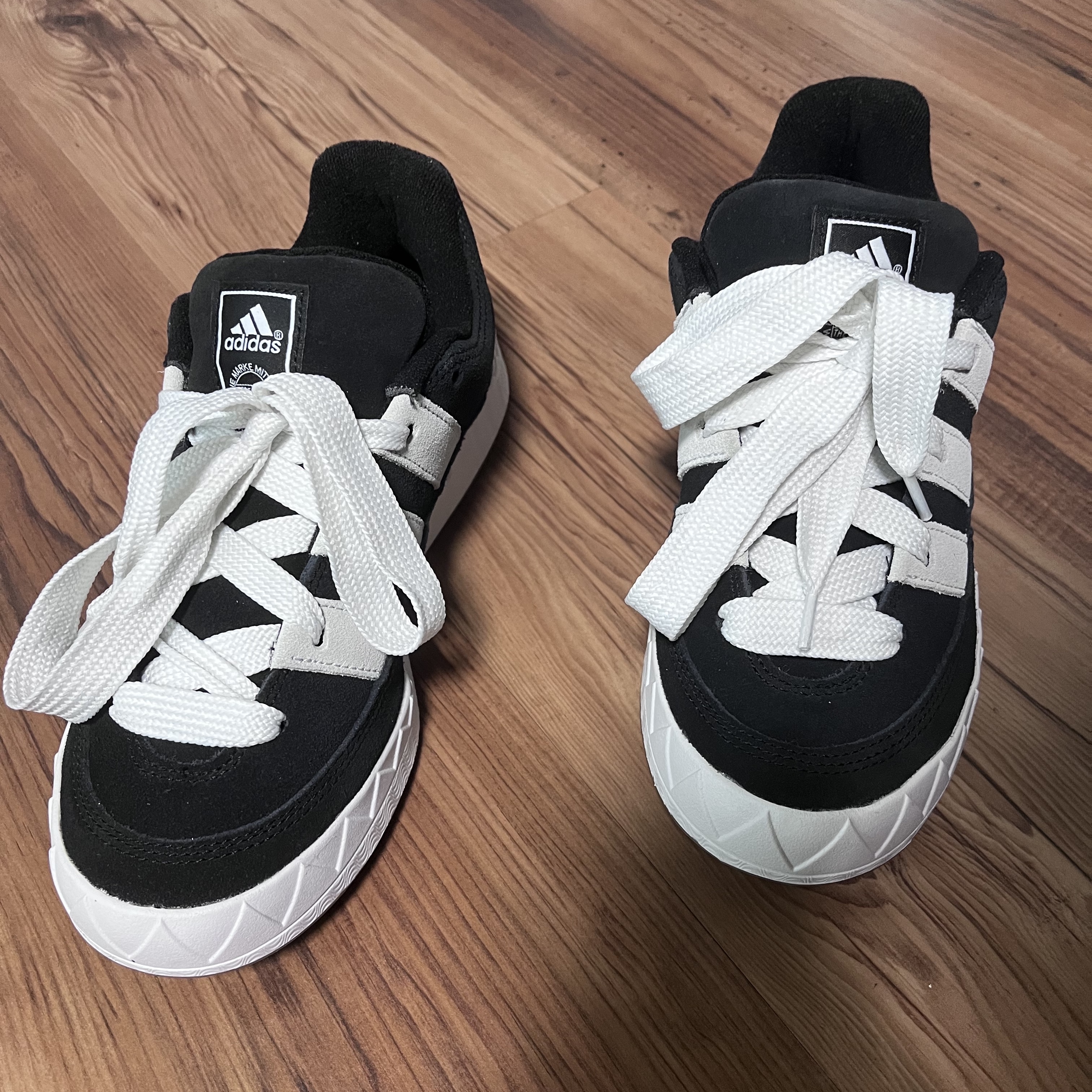 Adidas Adimatic Core Black 착용 스타일