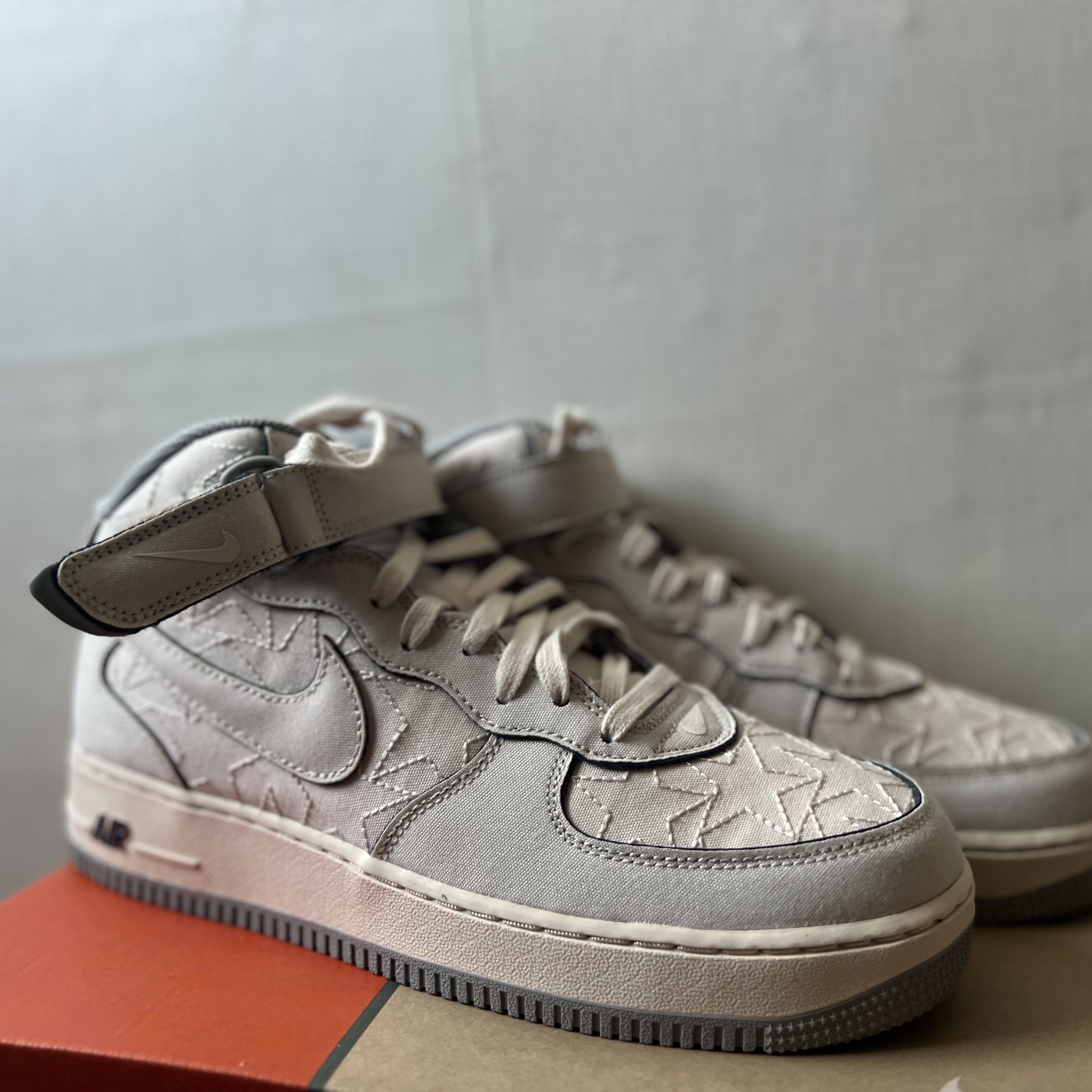 Nike Air Force 1 Mid '07 Pearl White 착용 스타일 - 1