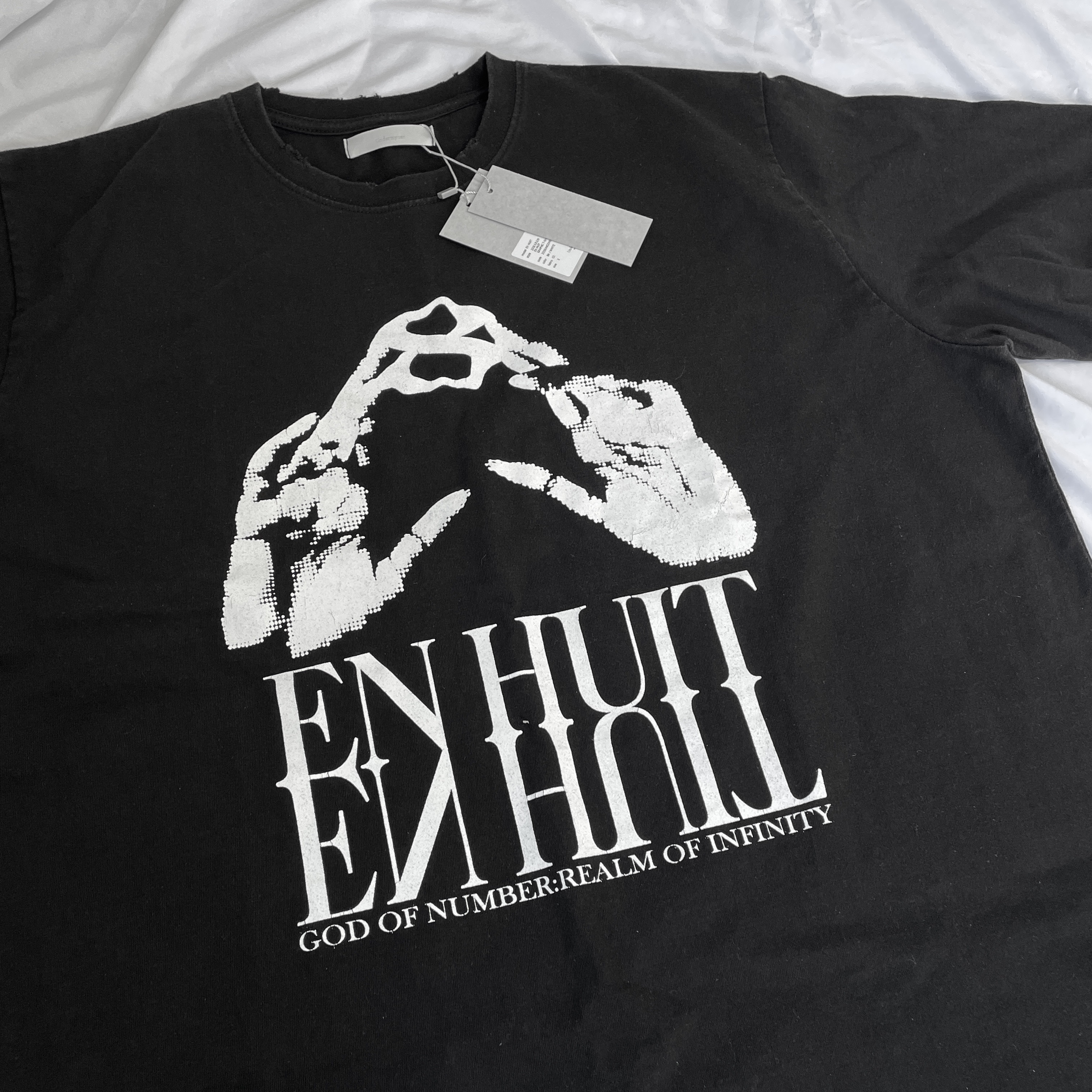 Undermycar EN HUIT Graphic T-Shirt Black - 23SS 착용 스타일 - 1
