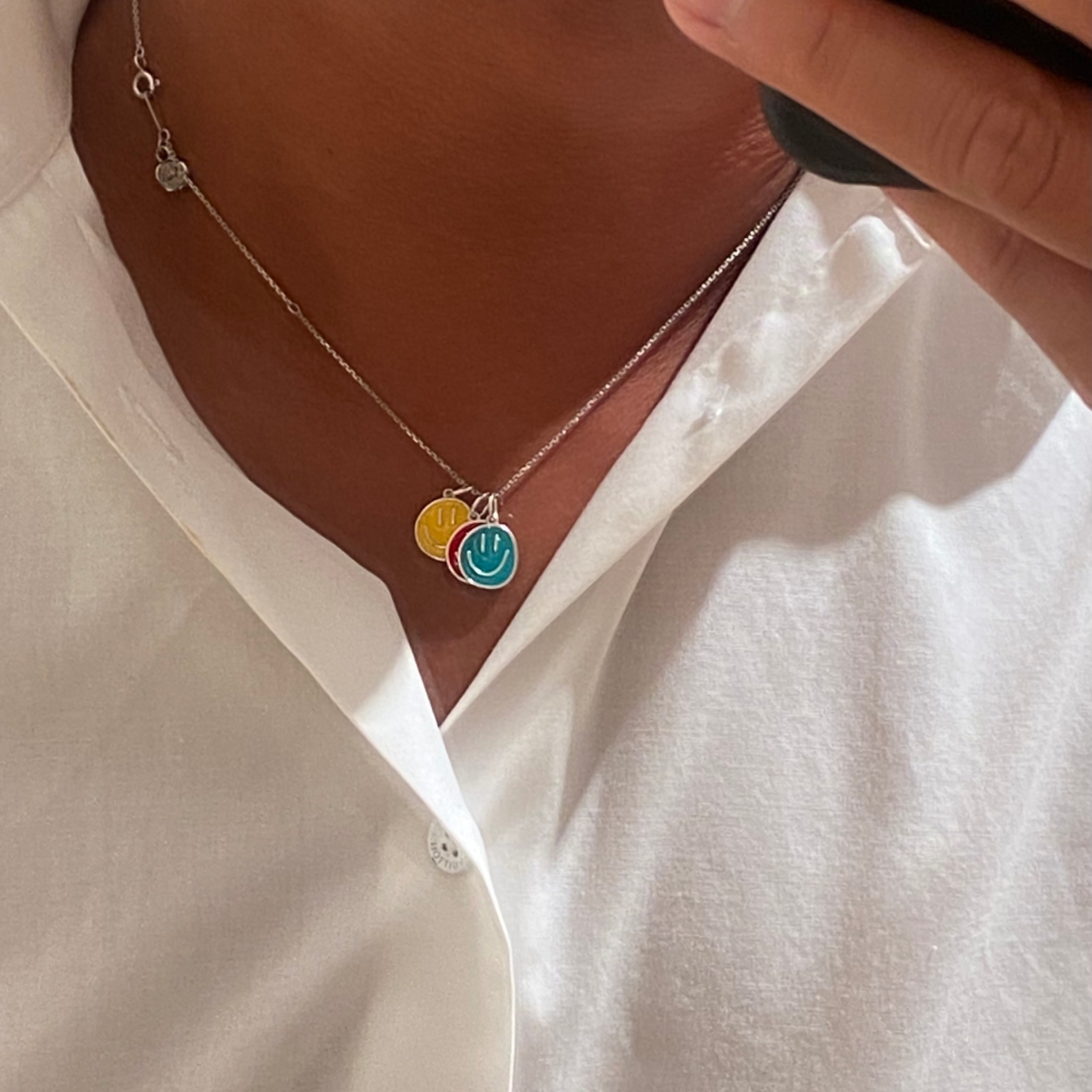 Frica Emo - Smile Necklace Silver, Frica Unchain Bracelet Silver 착용 스타일 - 1