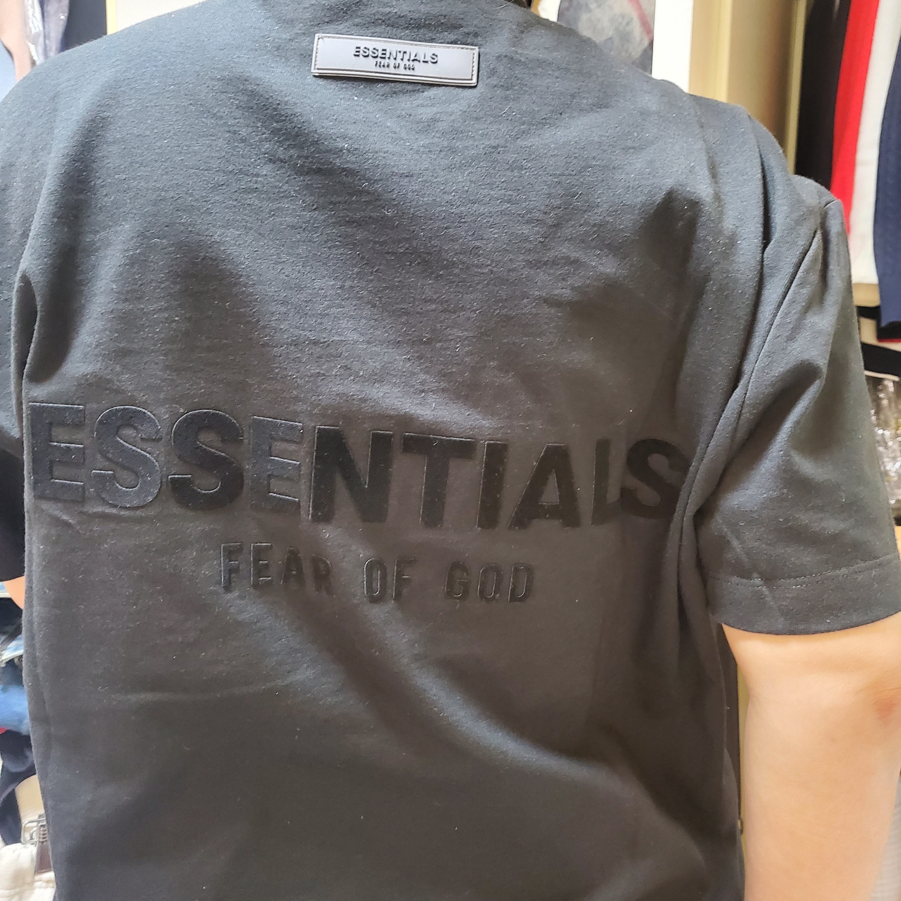 Essentials The Core Collection T-Shirt Stretch Limo, (Kids) Essentials The Core Collection Sweatshorts Stretch Limo 착용 스타일 - 2