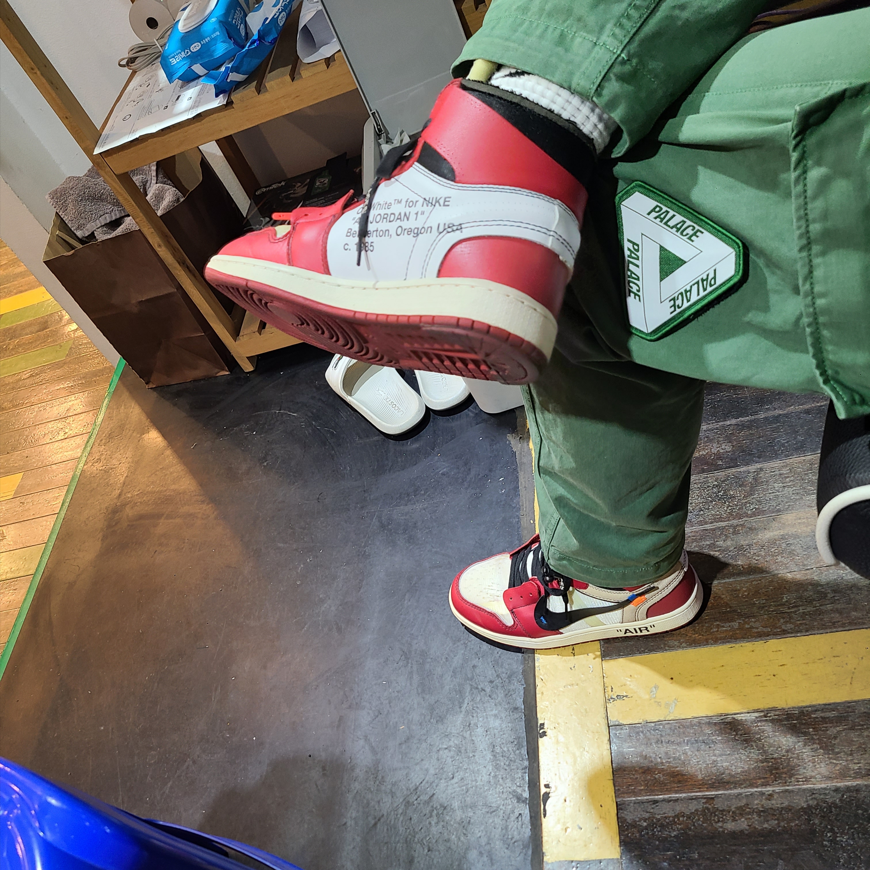 Jordan 1 x Off-White Retro High Chicago The Ten, Palace Garment Dyed Cargo Trousers Olive - 22FW 착용 스타일