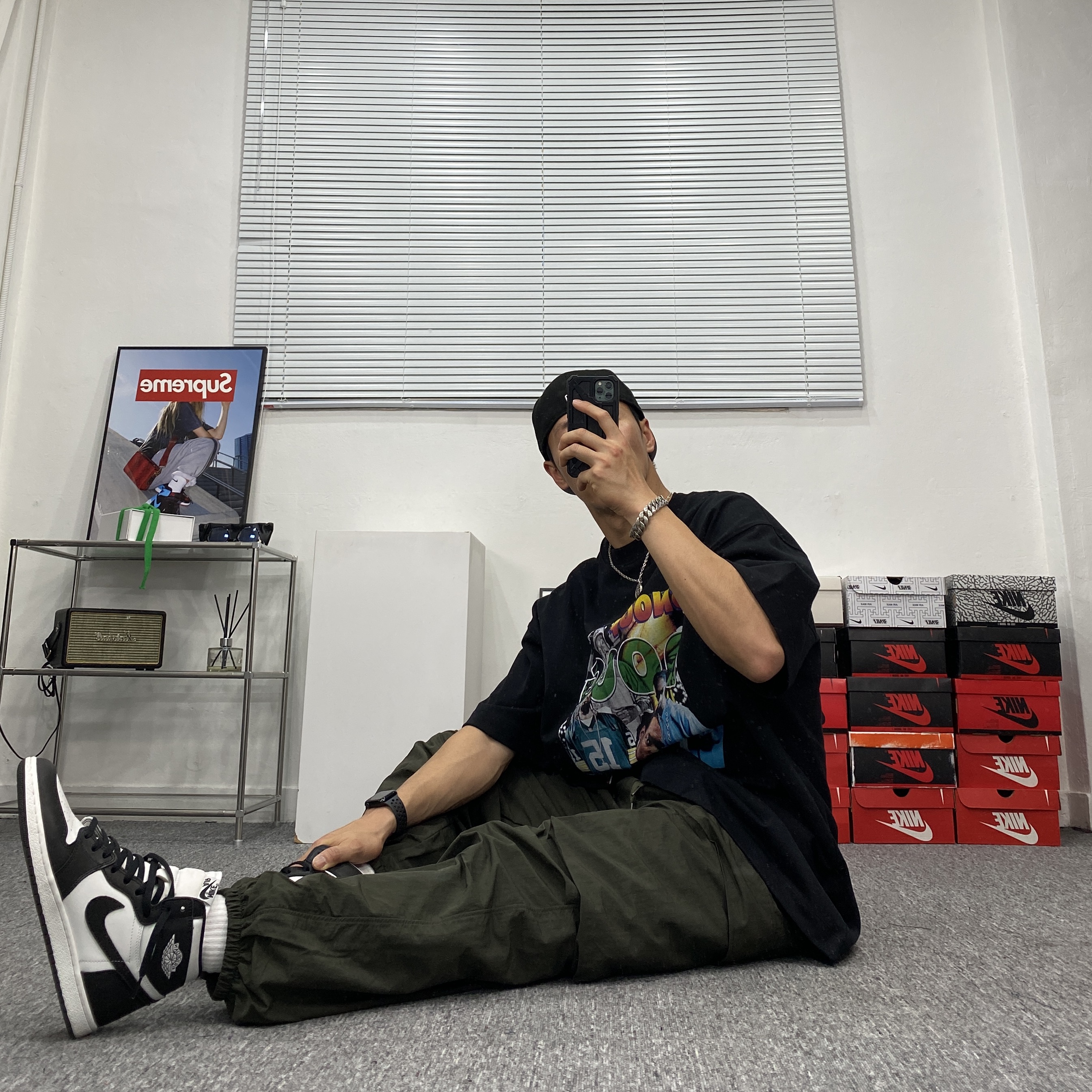 Jordan 1 High 85 Black White 착용 스타일 - 3