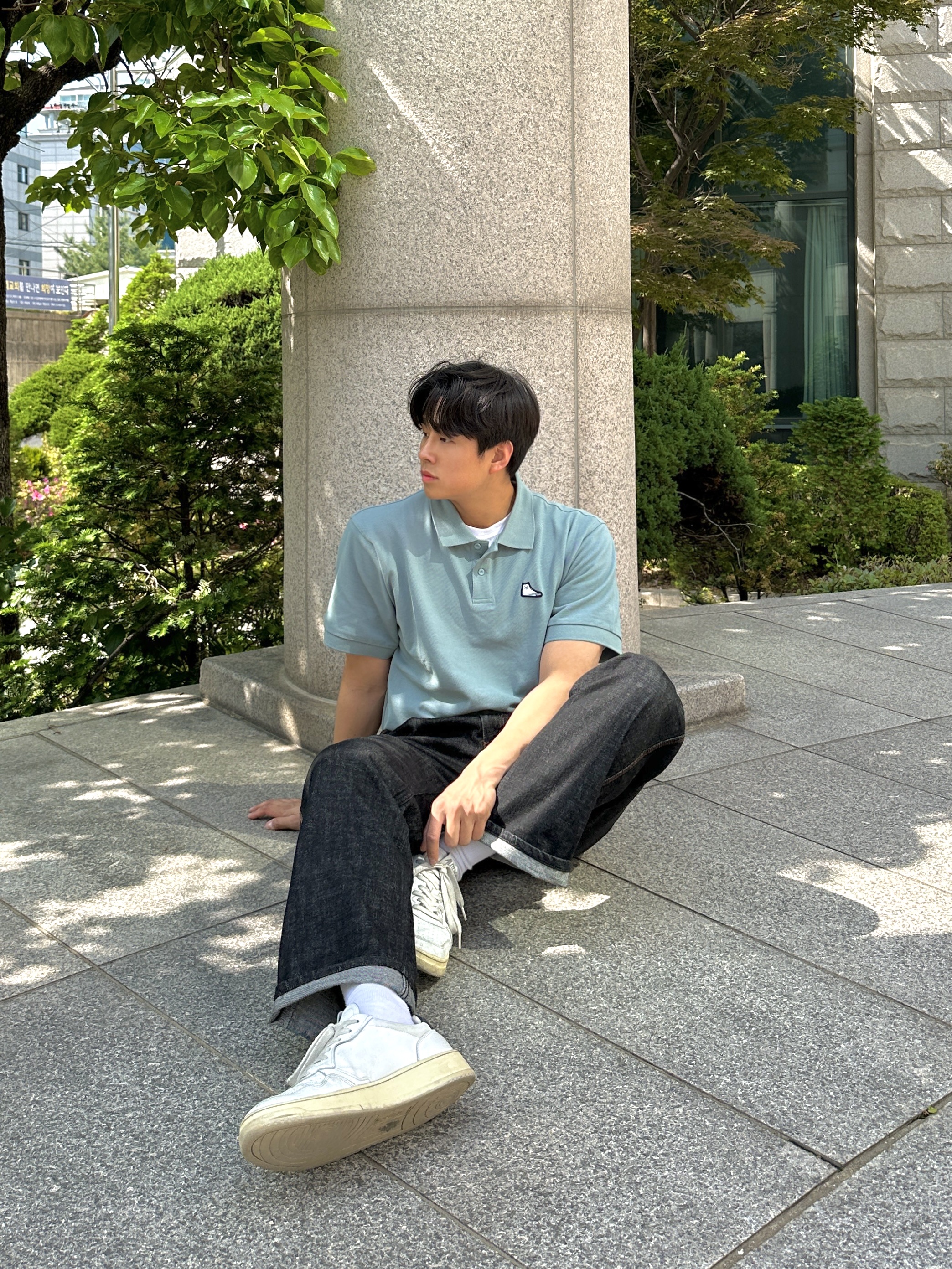 Autry Medalist Low Leather Sneakers White Black 착용 스타일 - 1