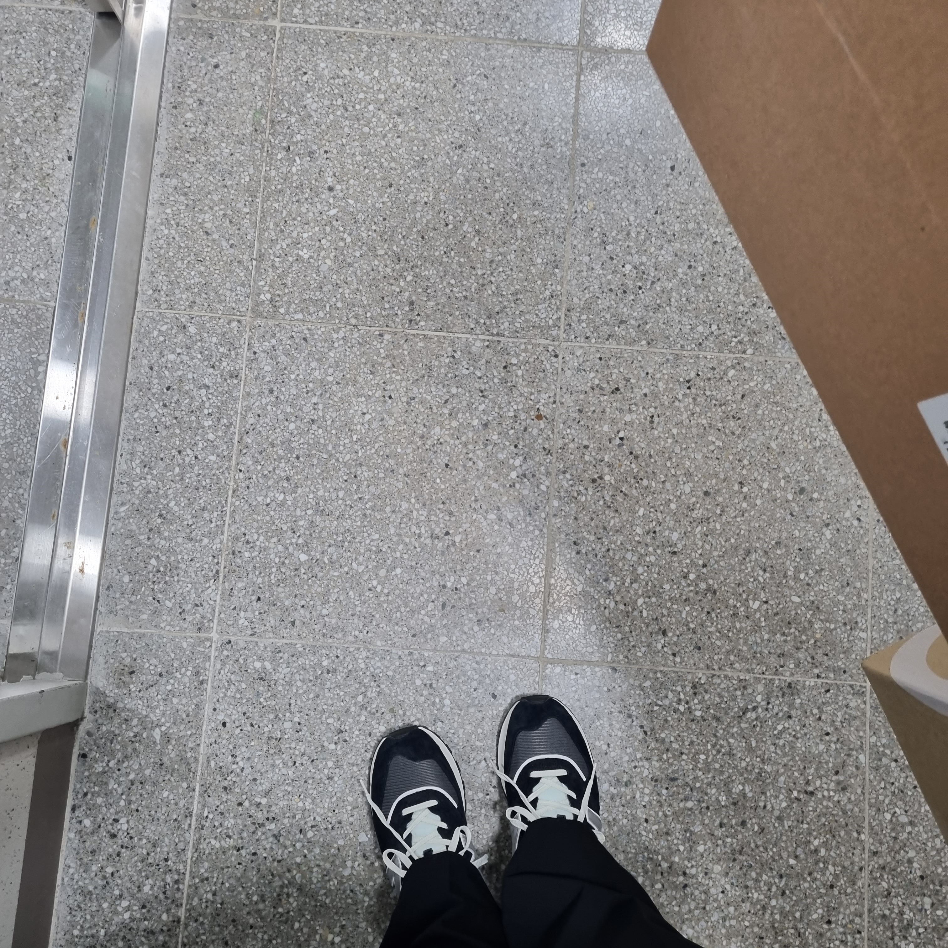 New Balance 574 Legacy Black 착용 스타일