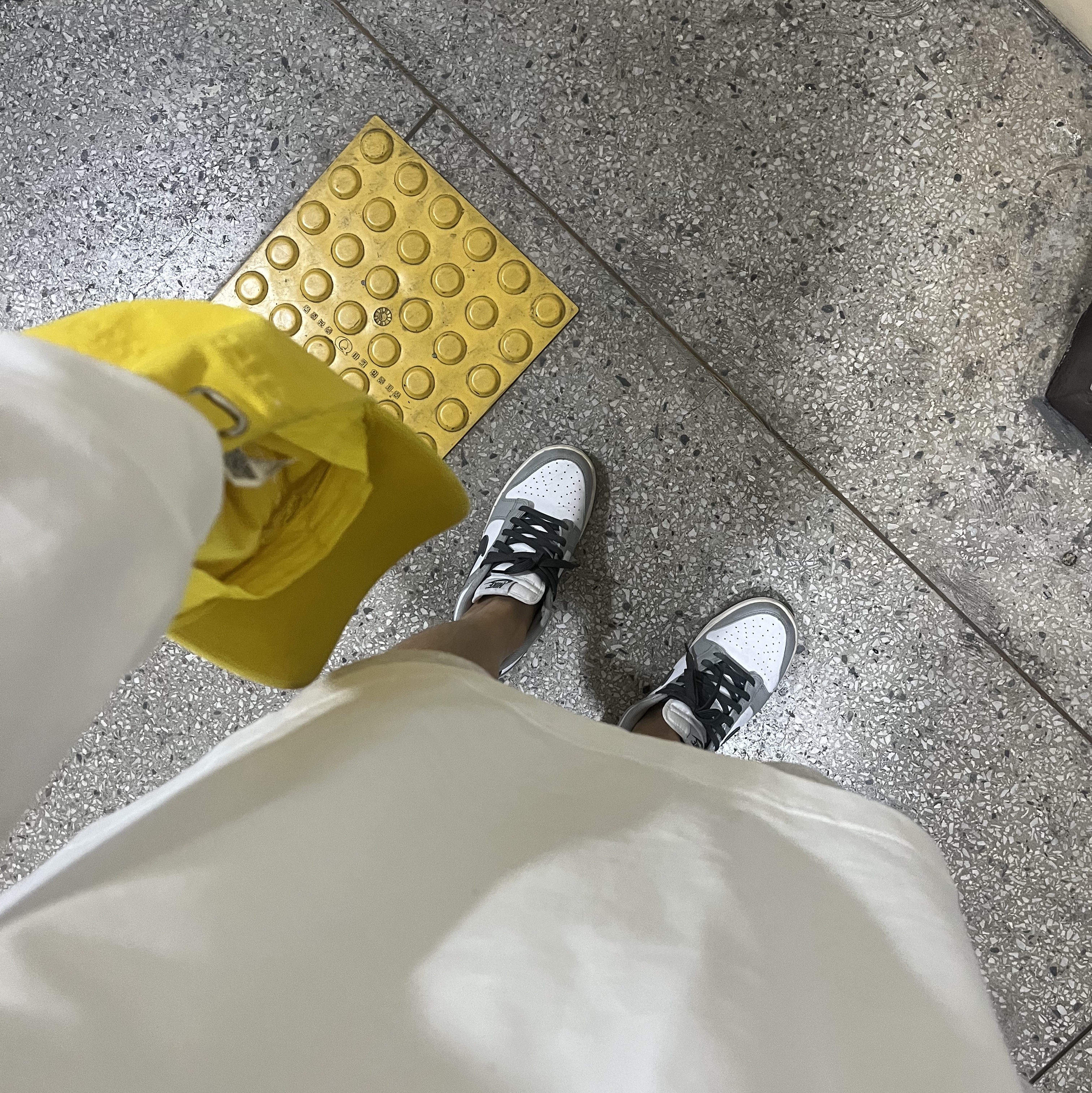 Nike x Peaceminusone LS T-Shirt White (DR0098-100), (W) Nike Dunk Low Light Smoke Grey 착용 스타일 - 2