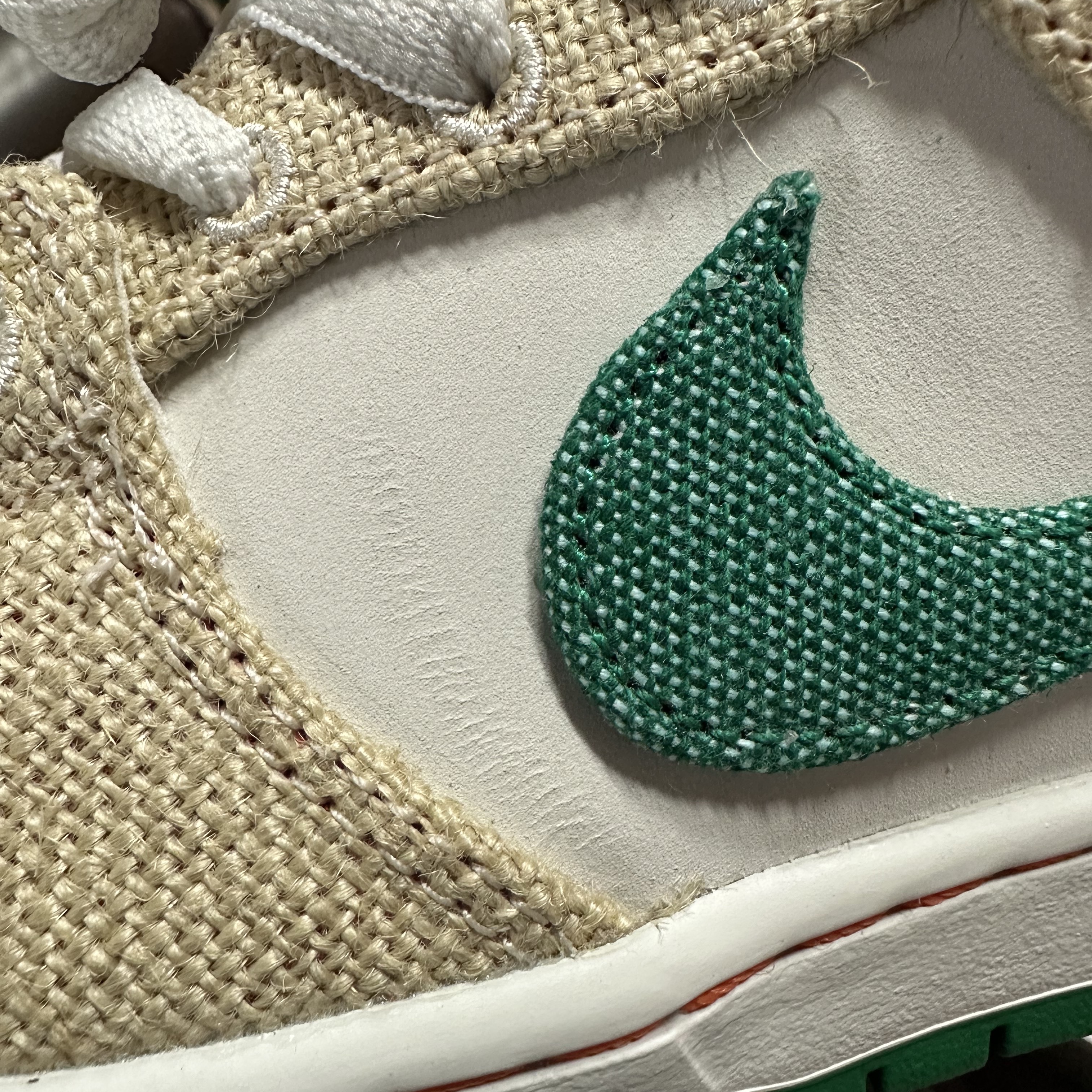 Nike x Jarritos SB Dunk Low Phantom and Malachite 착용 스타일 - 1
