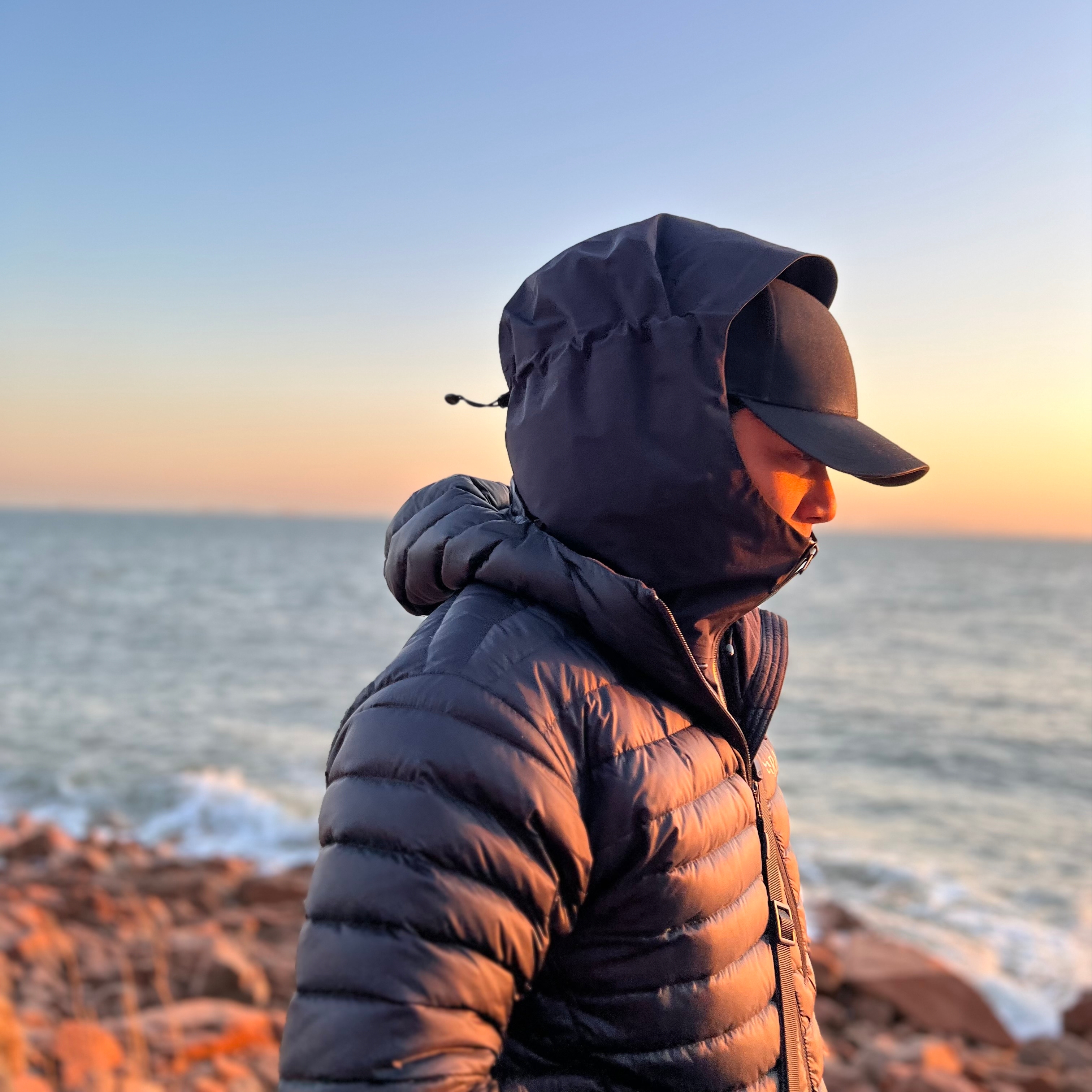 Arc'teryx Beta LT Jacket Black 착용 스타일