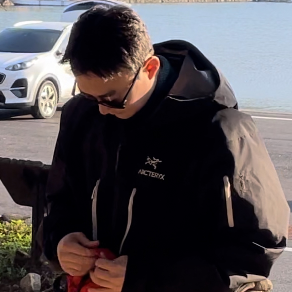 Arc'teryx Alpha SV Jacket Orca 착용 스타일