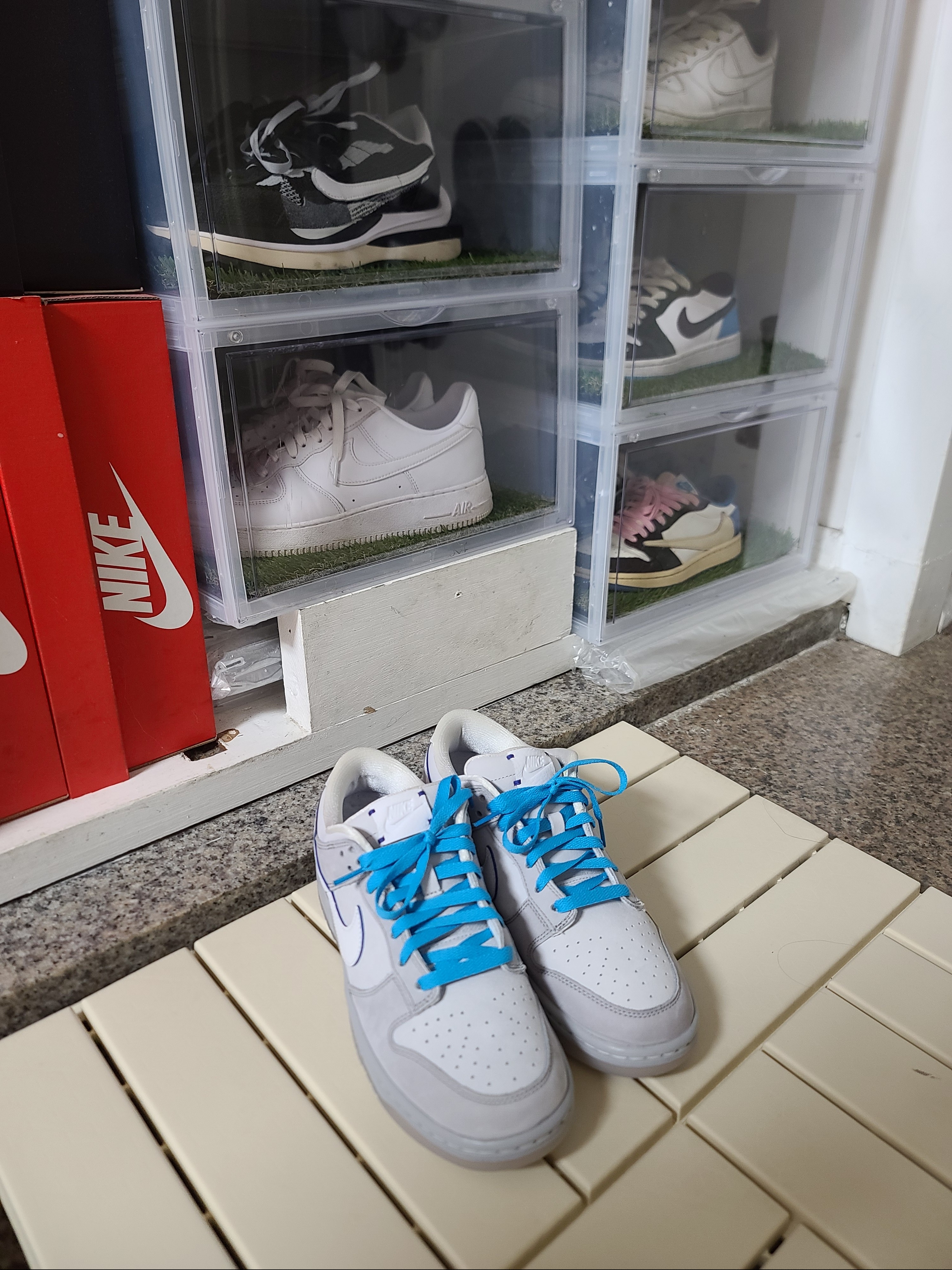 Nike Dunk Low Wolf Grey and Pure Platinum 착용 스타일