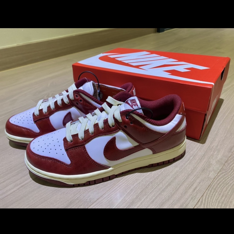 (W) Nike Dunk Low Retro PRM Team Red and White 착용 스타일