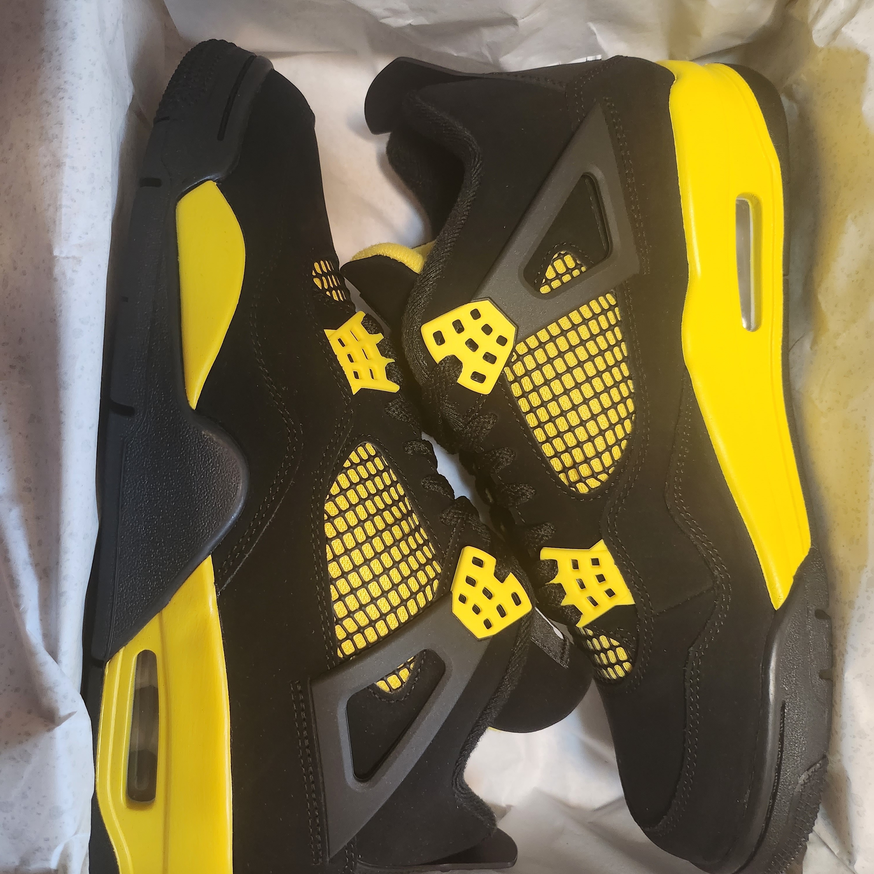 Jordan 4 Retro Thunder 2023 착용 스타일 - 3