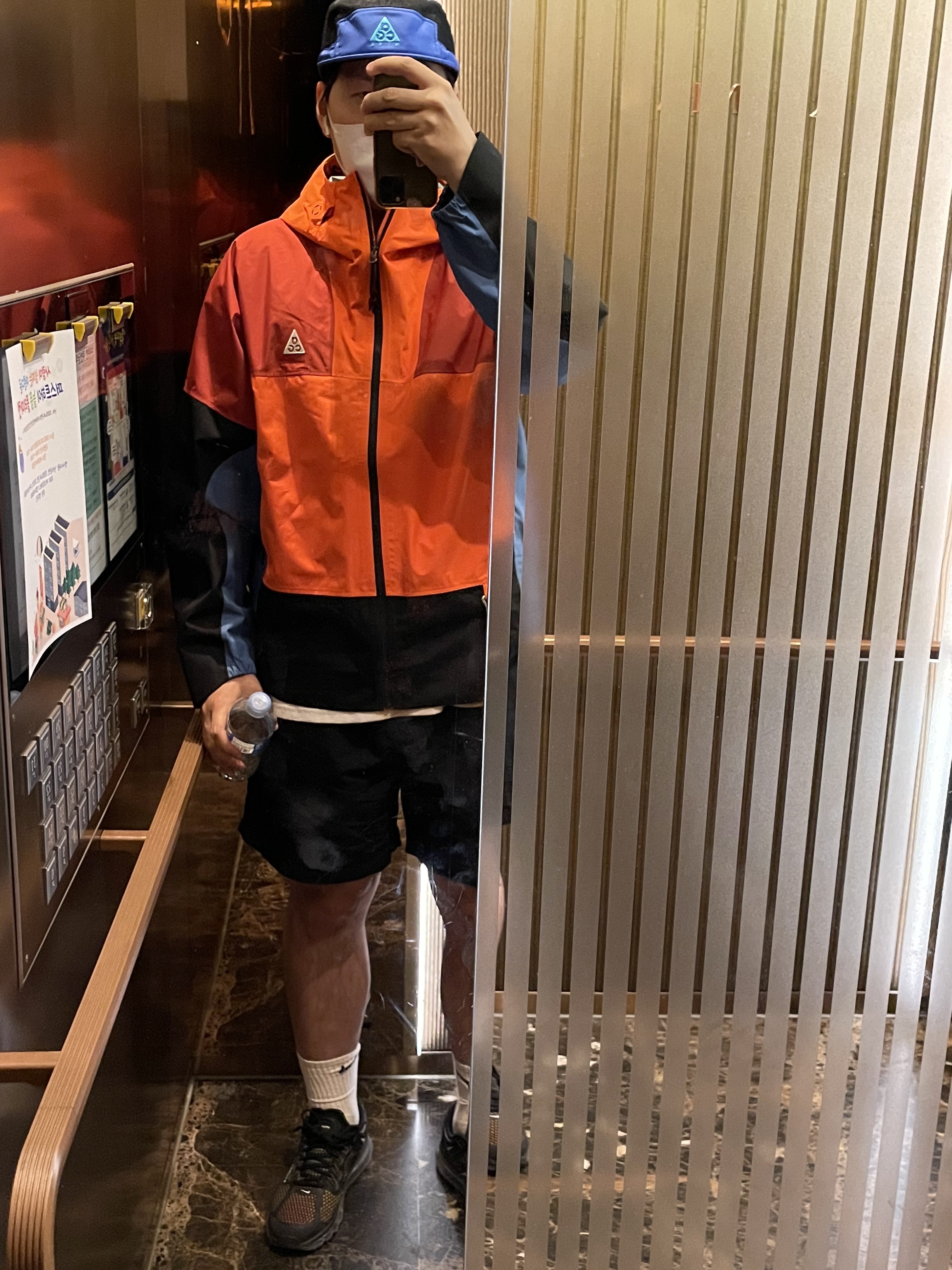 Nike ACG AW84 Cap Game Royal, Nike ACG Storm-Fit ADV Chain of Craters Jacket Orange Black Blue - Asia 착용 스타일