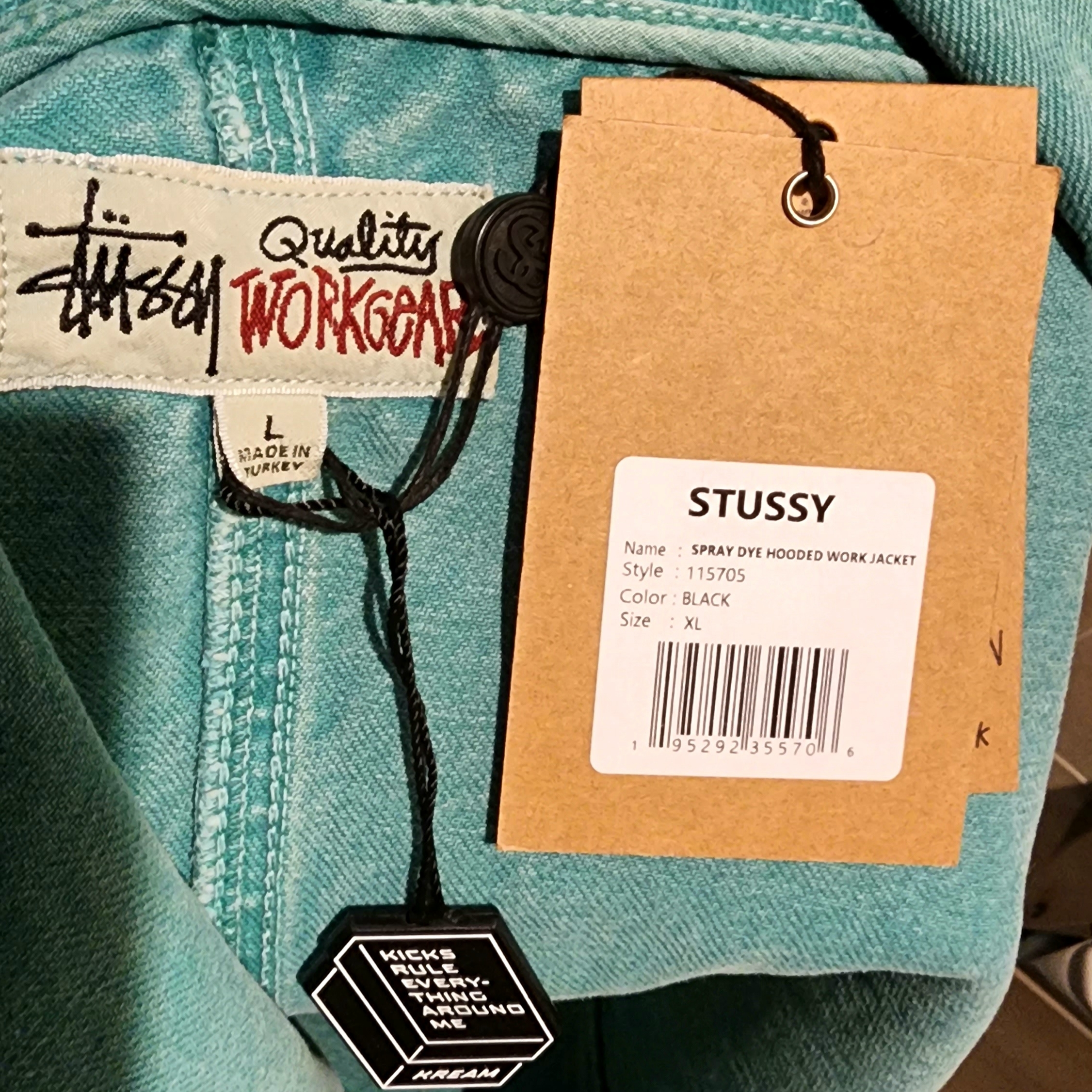 Stussy Spray Dye Hooded Work Jacket Black 착용 스타일 - 3