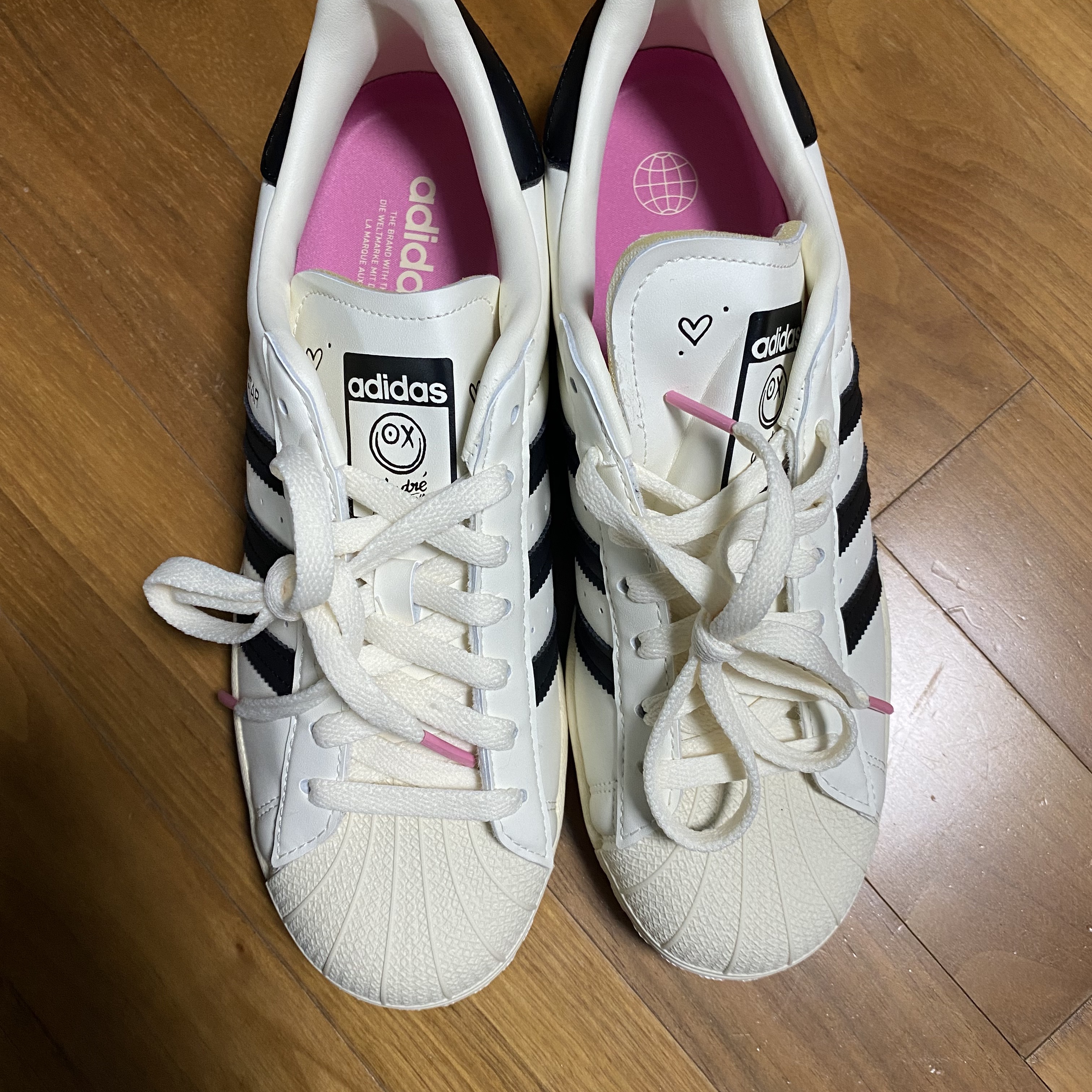 Adidas x Andre Saraiva Superstar Cream White Core Black 착용 스타일