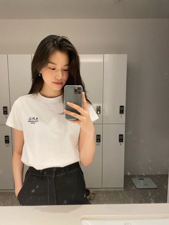 A.P.C. Raymond T-Shirt White 착용 스타일