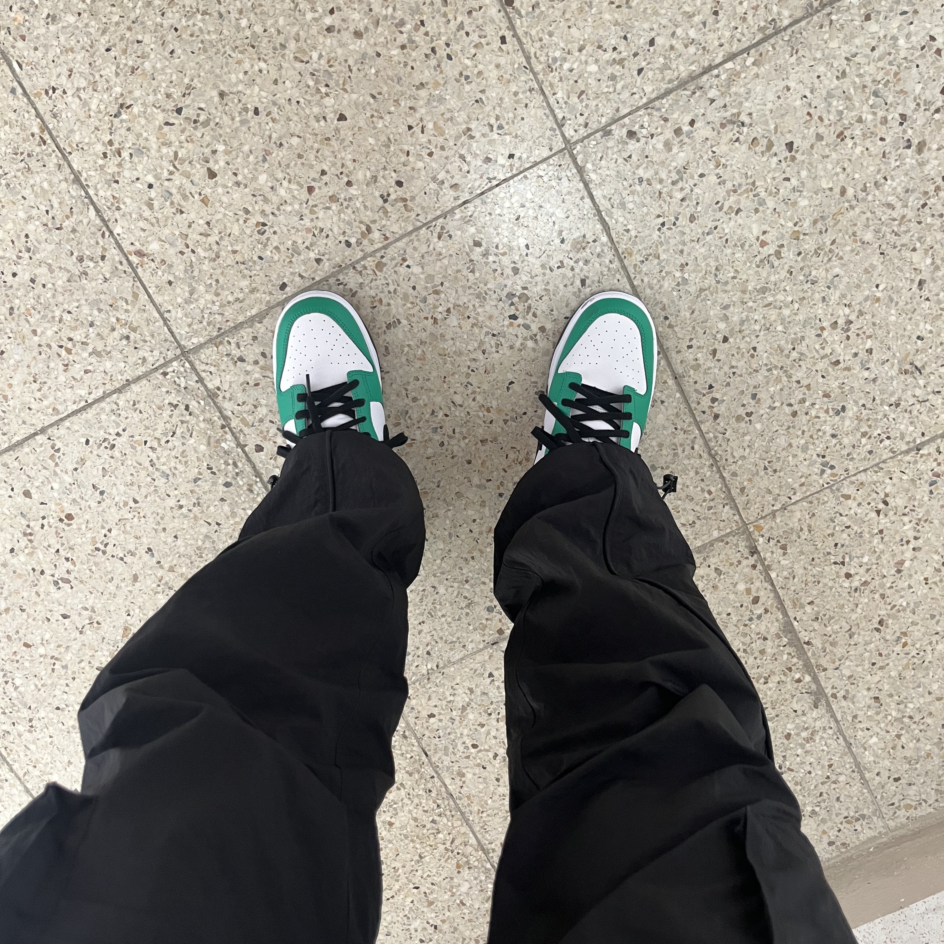 Nike Dunk Low White Green 착용 스타일 - 1