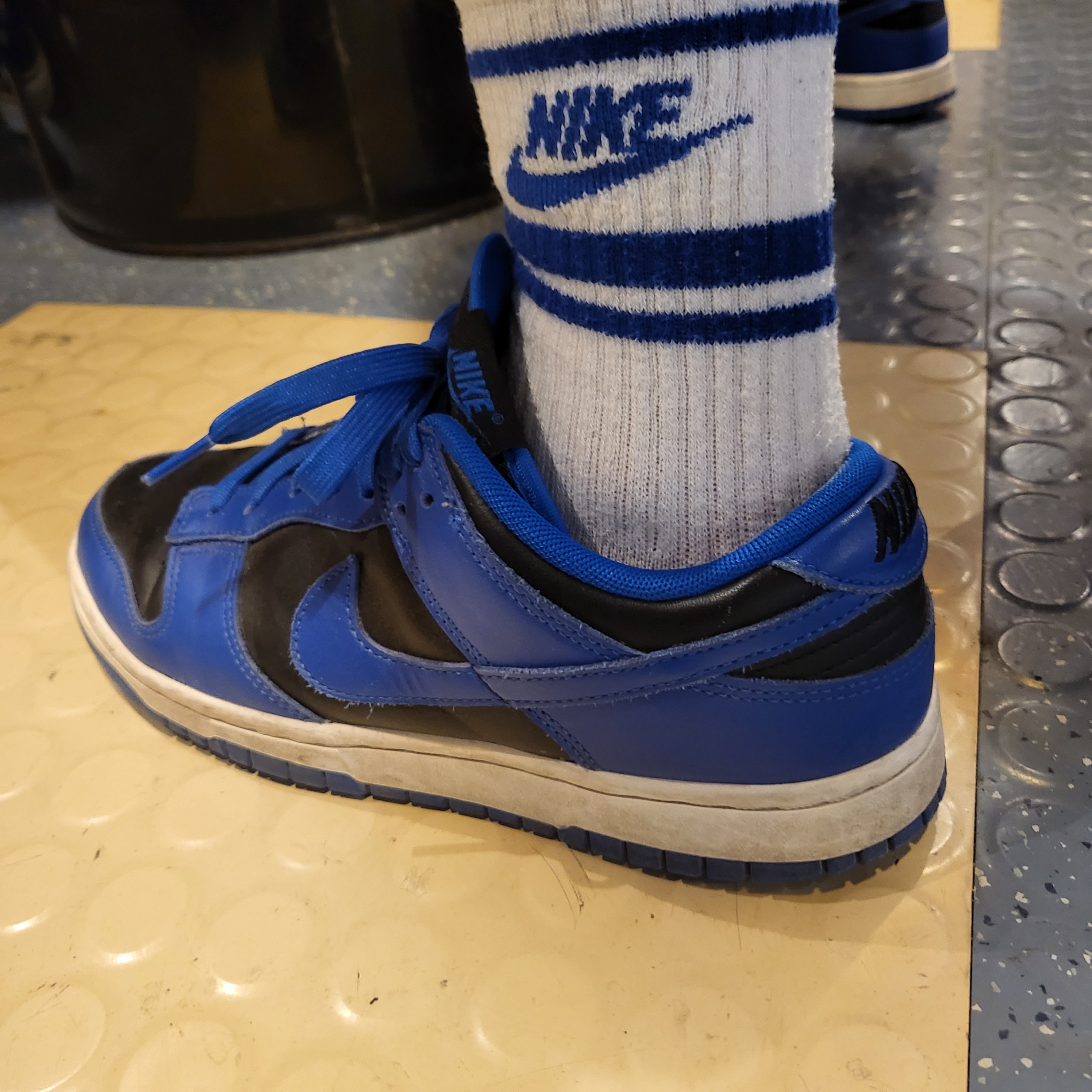 Nike Dunk Low Retro Hyper Cobalt 착용 스타일