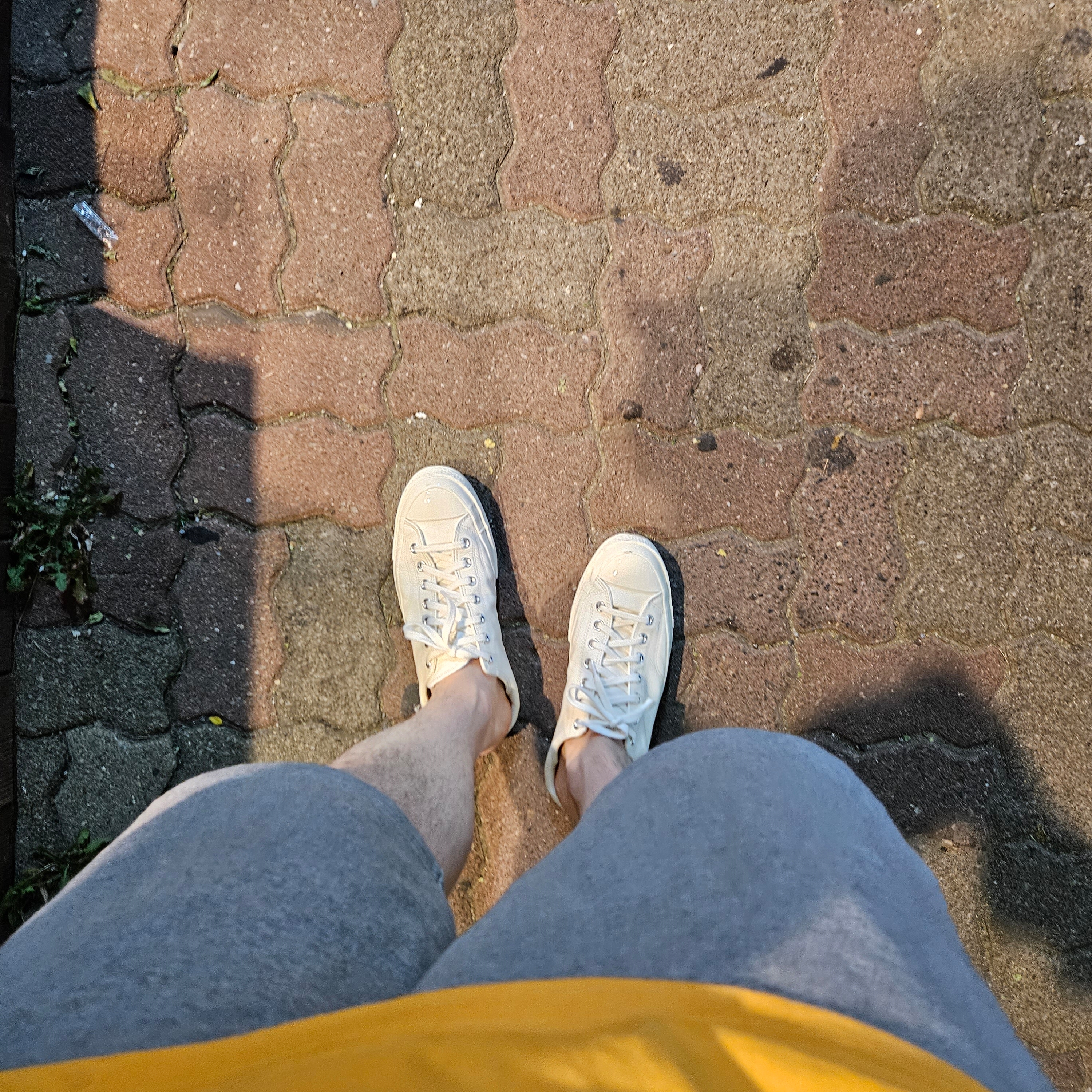 Converse Chuck Taylor All Star Lift Clean Leather Ox White, AMI de Coeur Track Shorts Heather Grey 착용 스타일